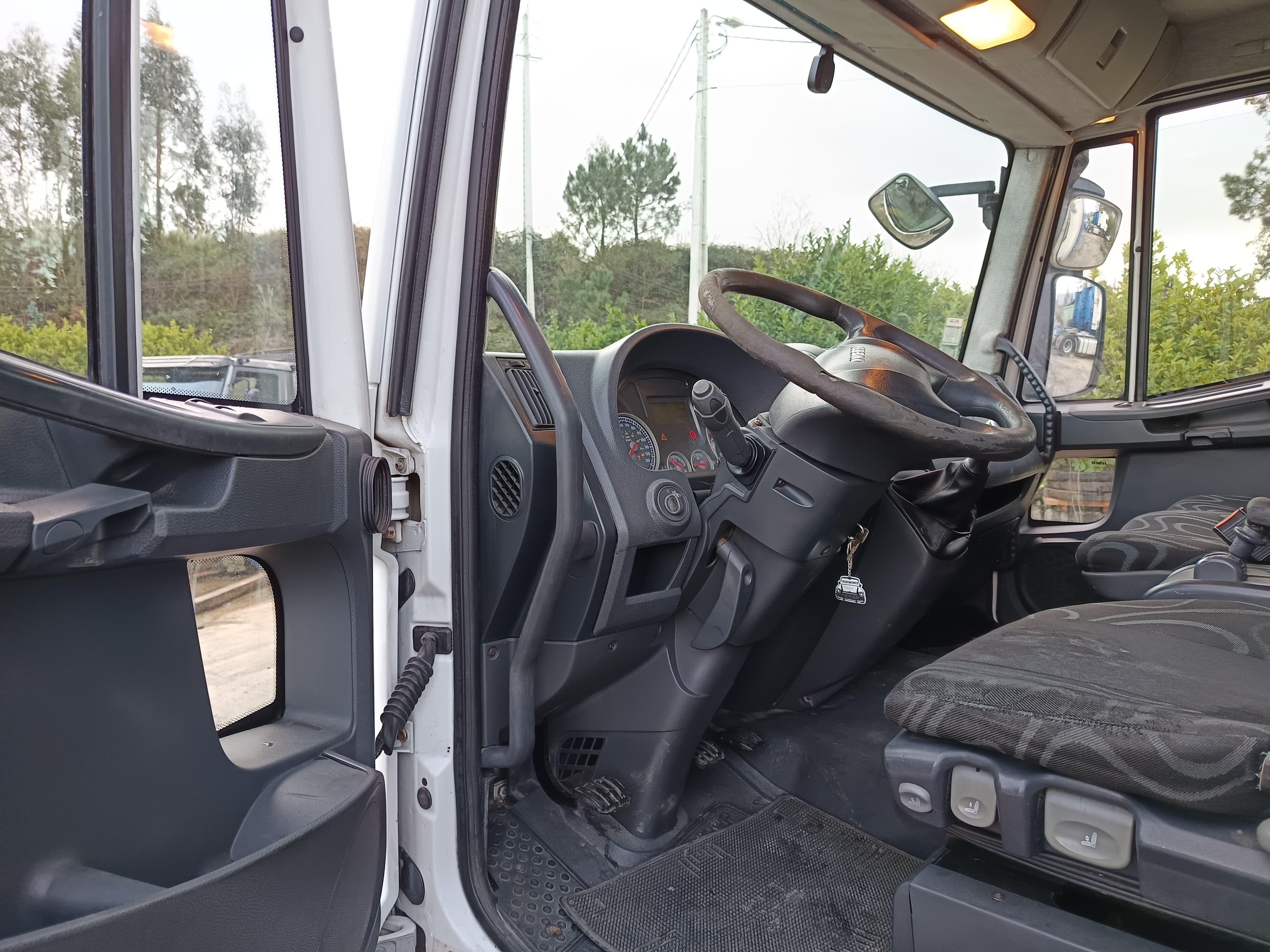 Iveco Eurocargo 80EL18 · Ano 2010 — image 17