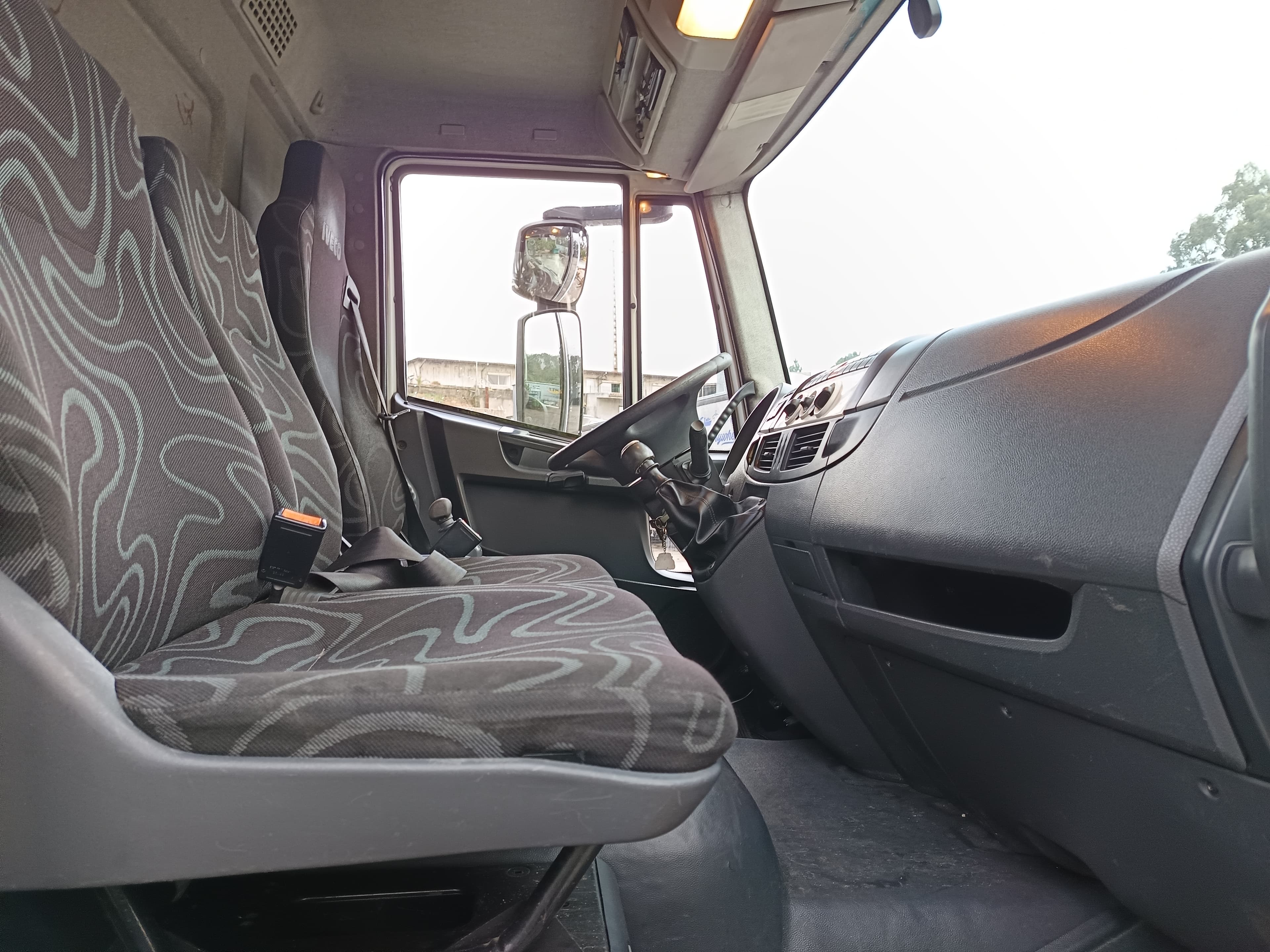 Iveco Eurocargo 80EL18 · Ano 2010 — image 23