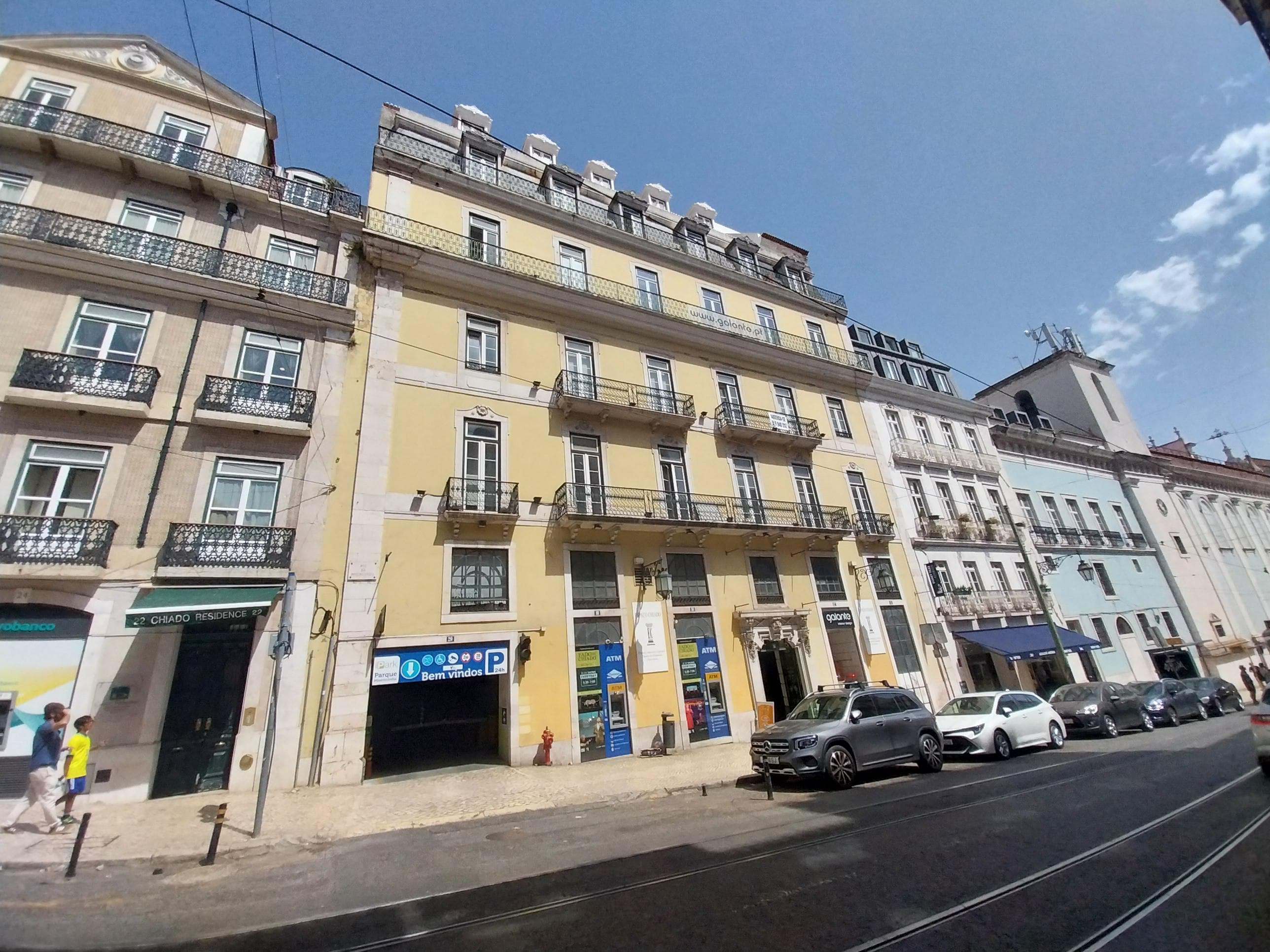 Loja · Santa Maria Maior, Lisboa — image 8