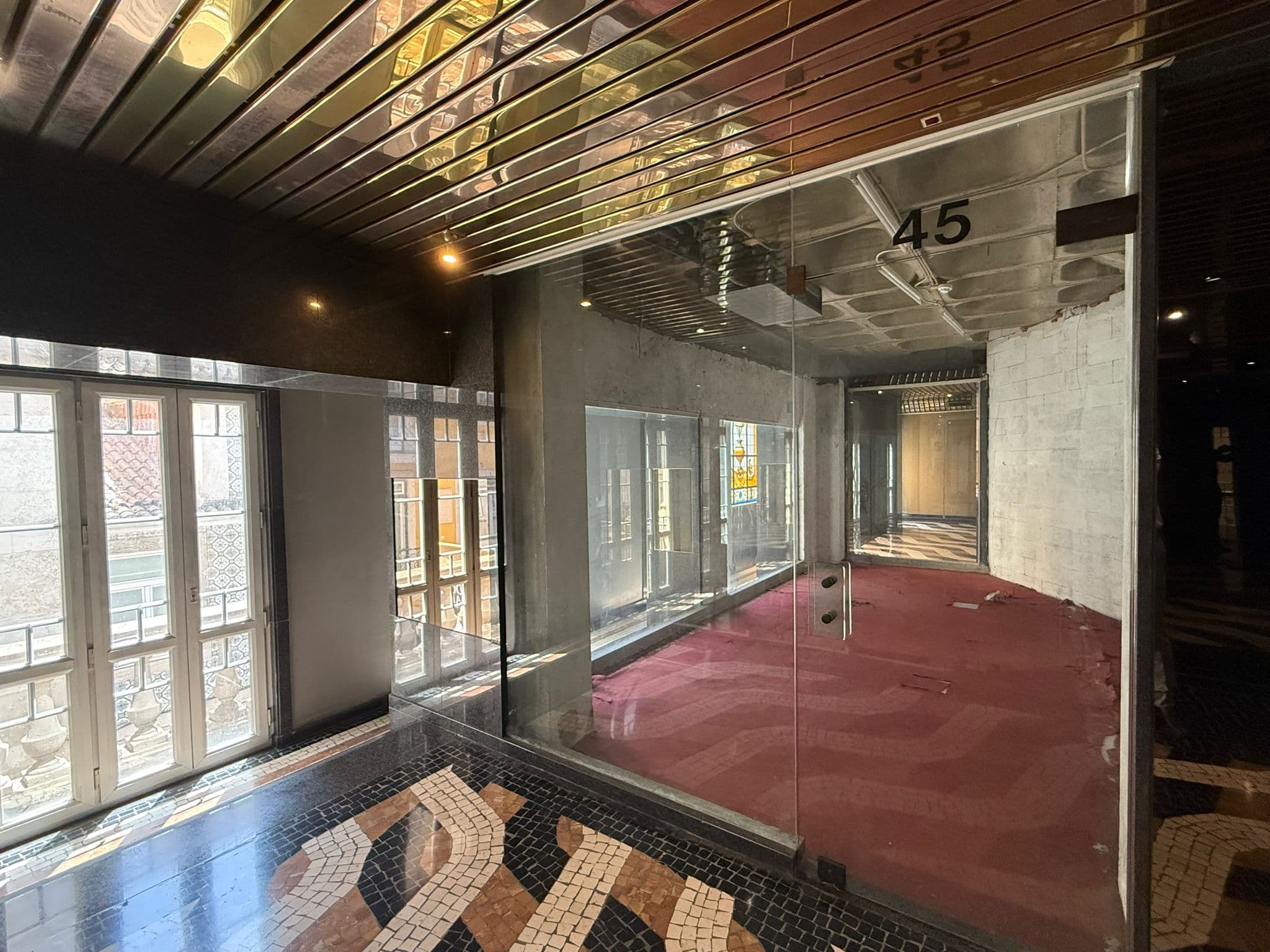 Conjunto de 20 Frações no “Espaço Chiado” · Santa Maria Maior, Lisboa — imagem 12
