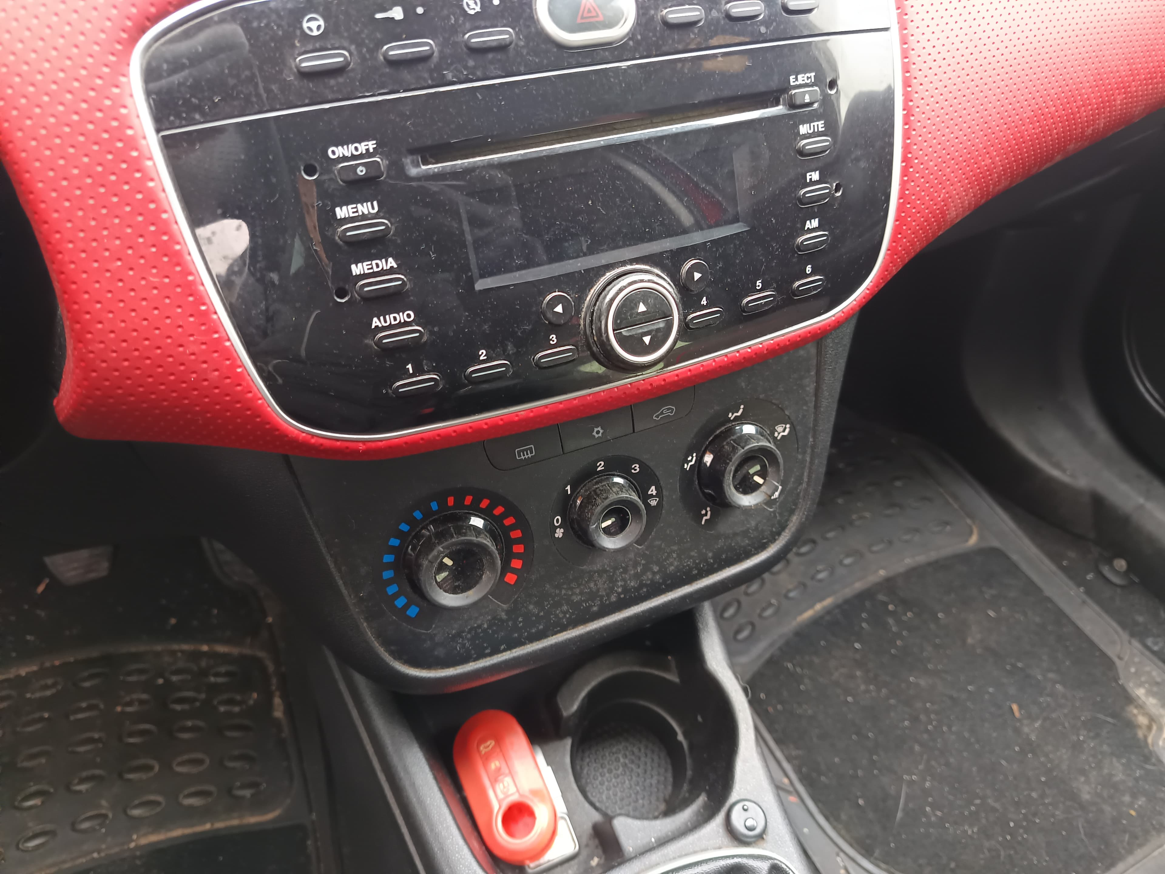 Fiat Punto EVO 1.4 16V · Ano 2010 — imagen 35