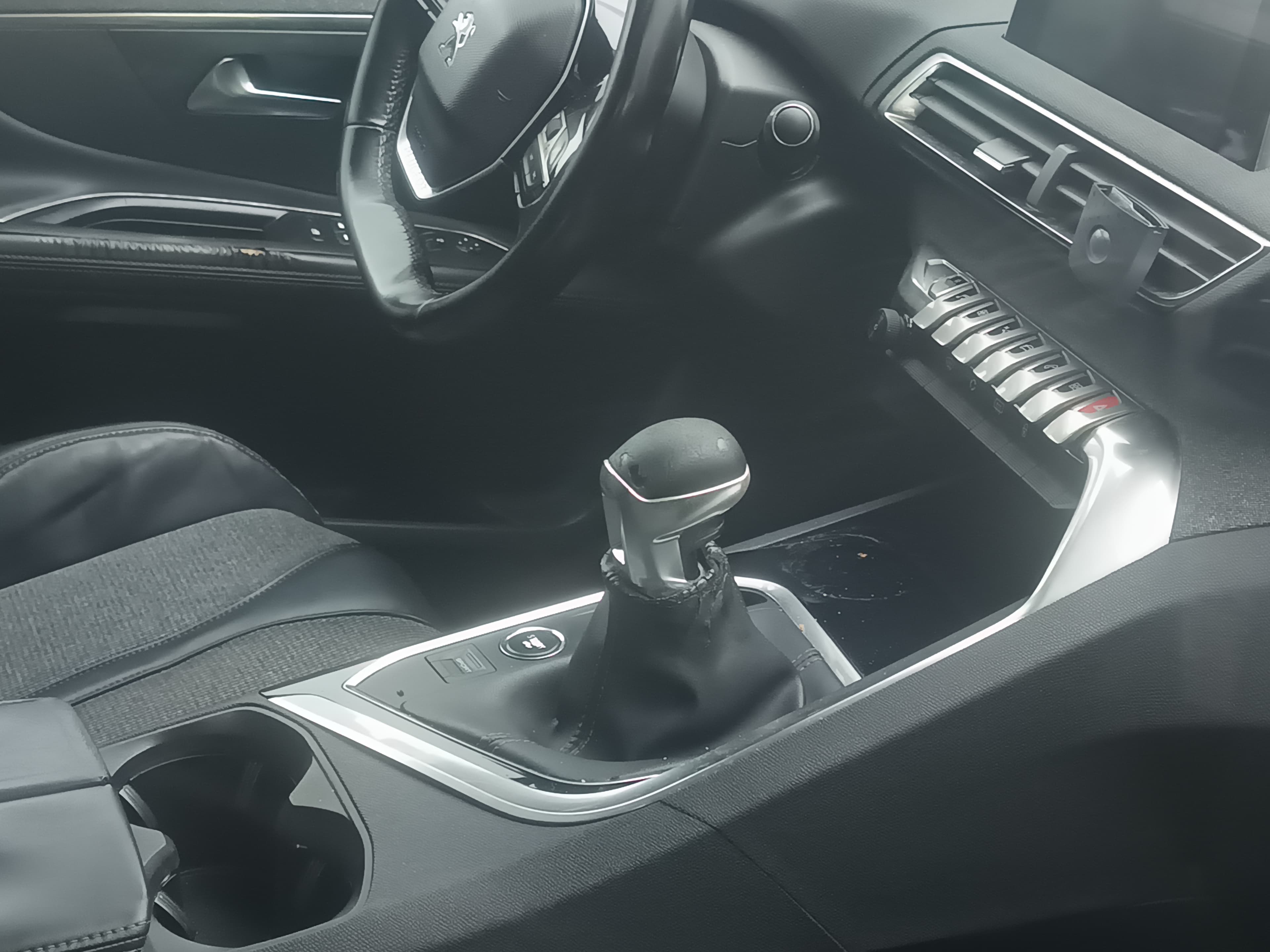 Peugeot 3008 · Ano 2018 — imagem 22