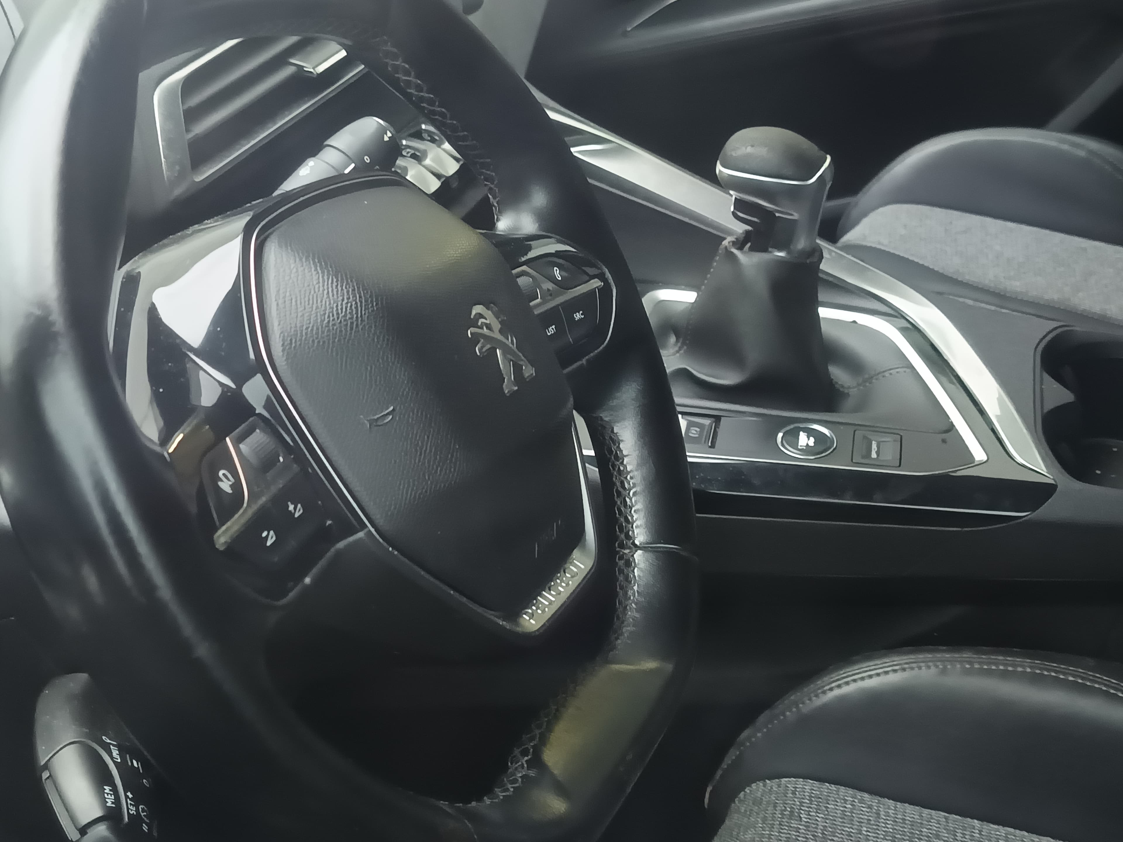 Peugeot 3008 · Ano 2018 — imagem 20