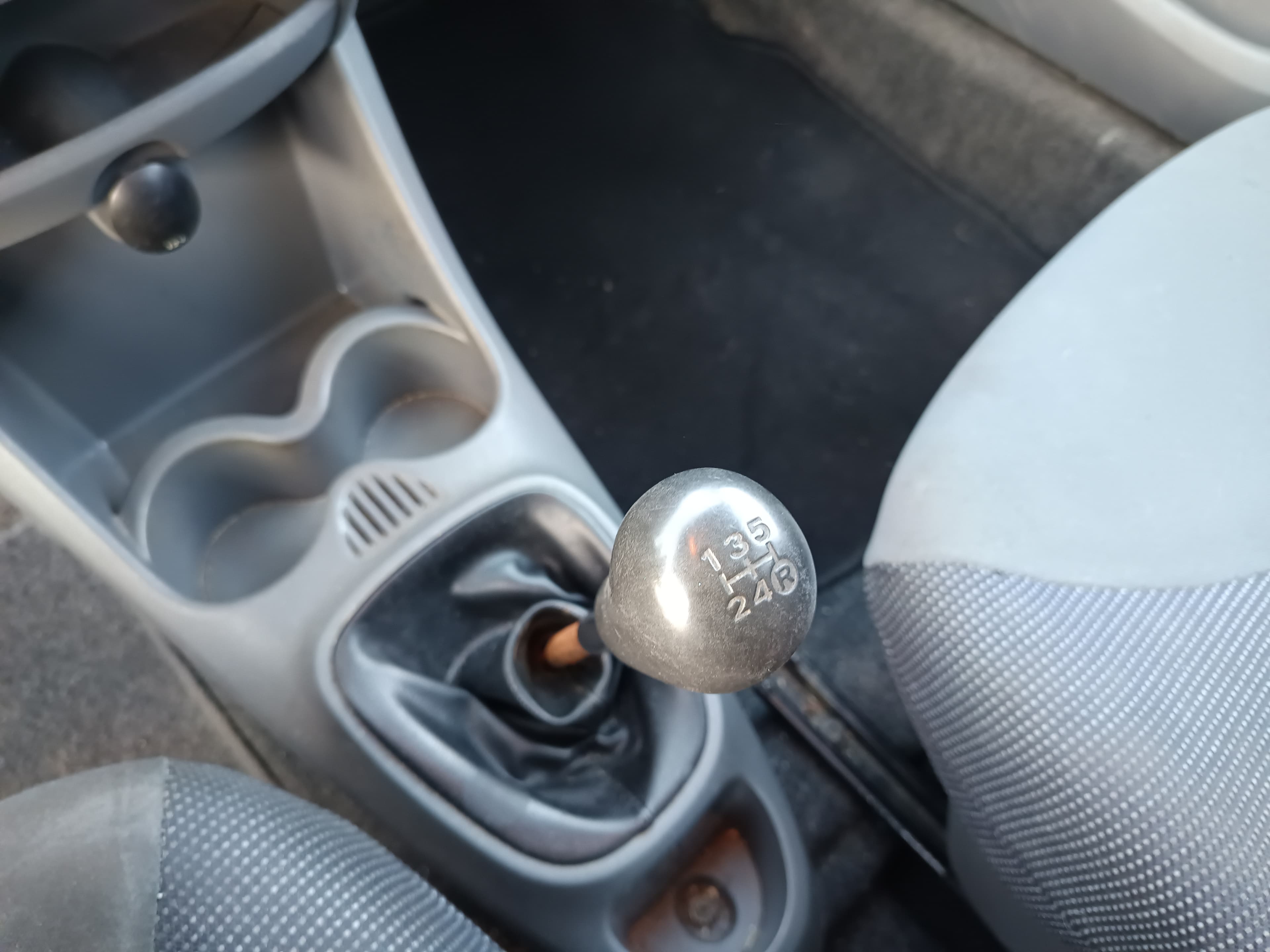 Peugeot 107 · Ano 2008 — imagen 38