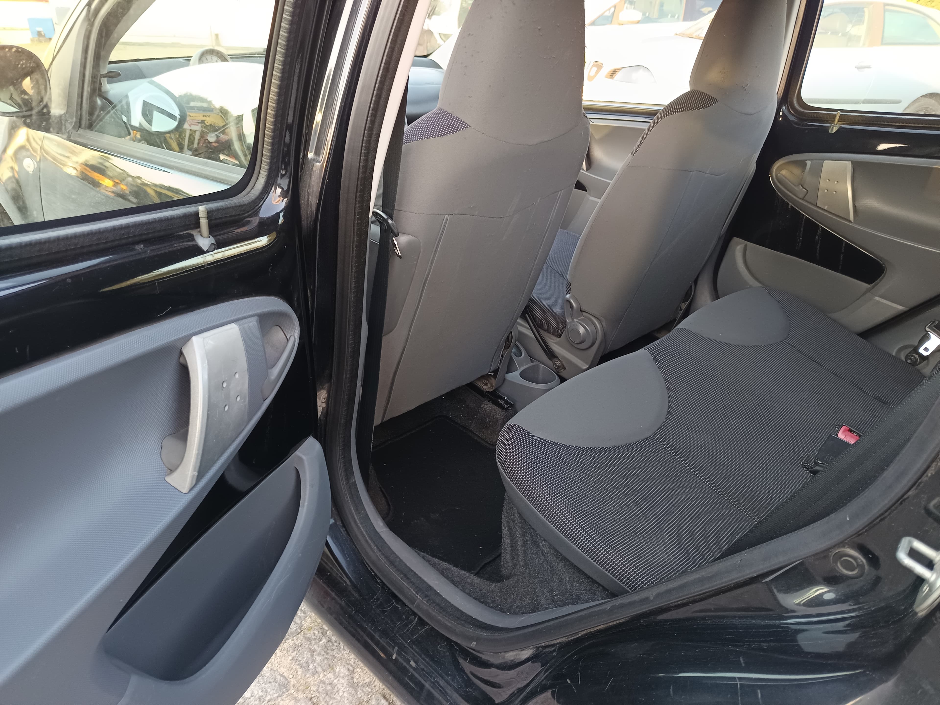 Peugeot 107 · Ano 2008 — imagen 26