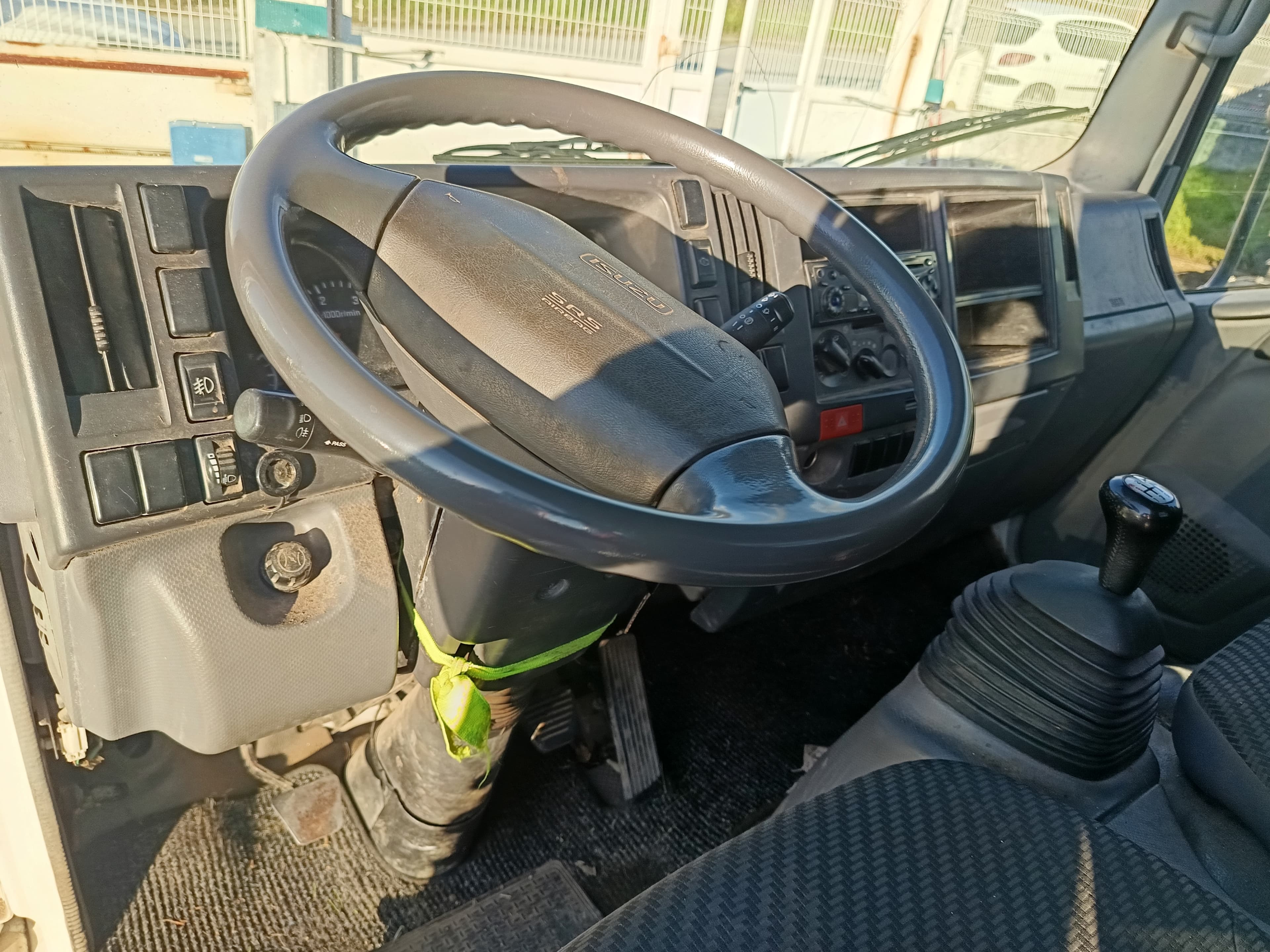 Isuzu · Ano 2008 — imagem 22