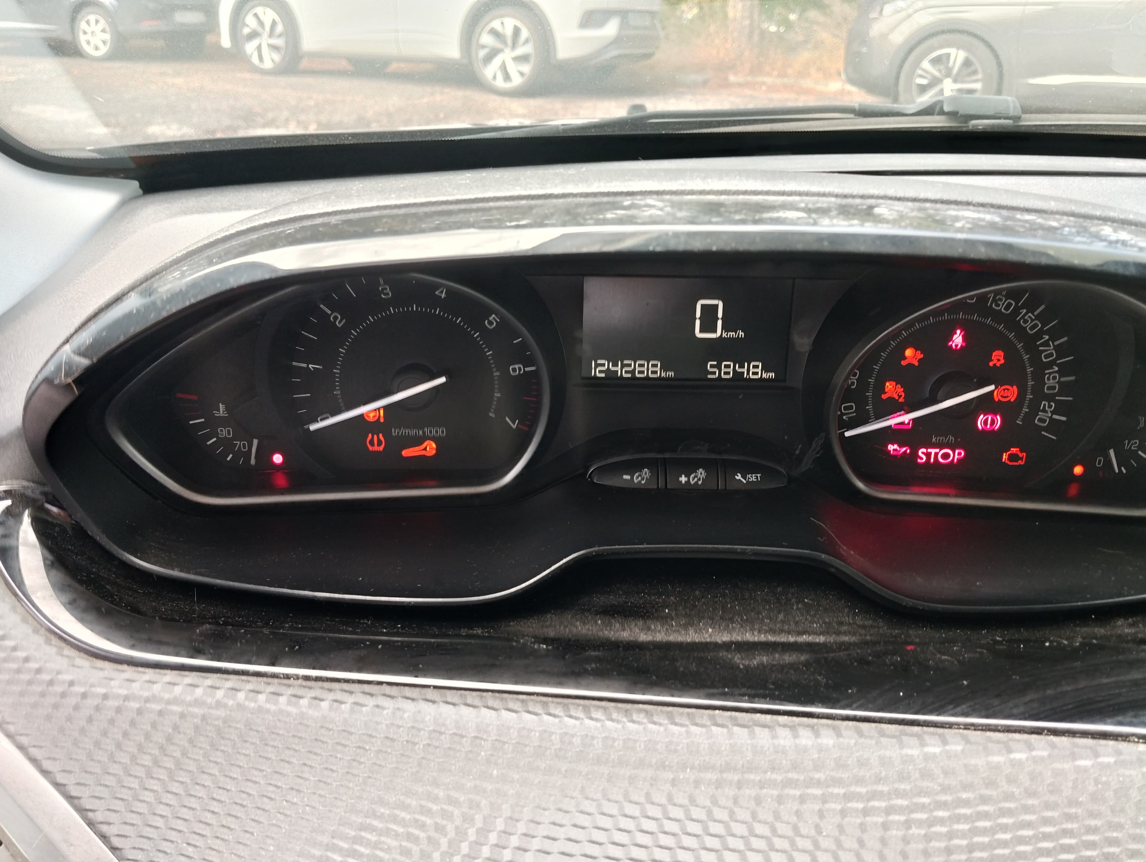 Peugeot 2008 1.2VTi · Ano 2018 — imagem 16