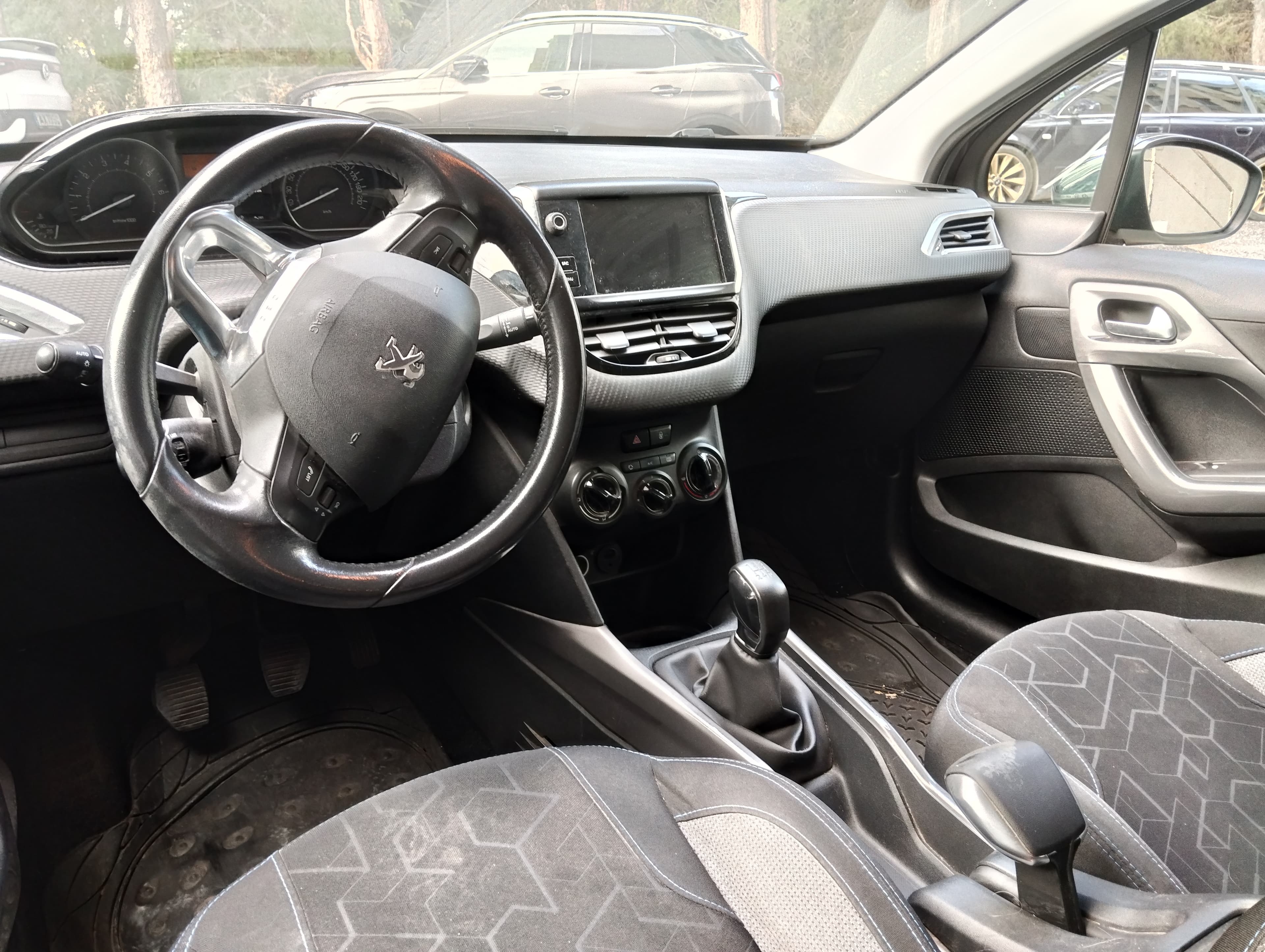 Peugeot 2008 1.2VTi · Ano 2018 — imagem 13