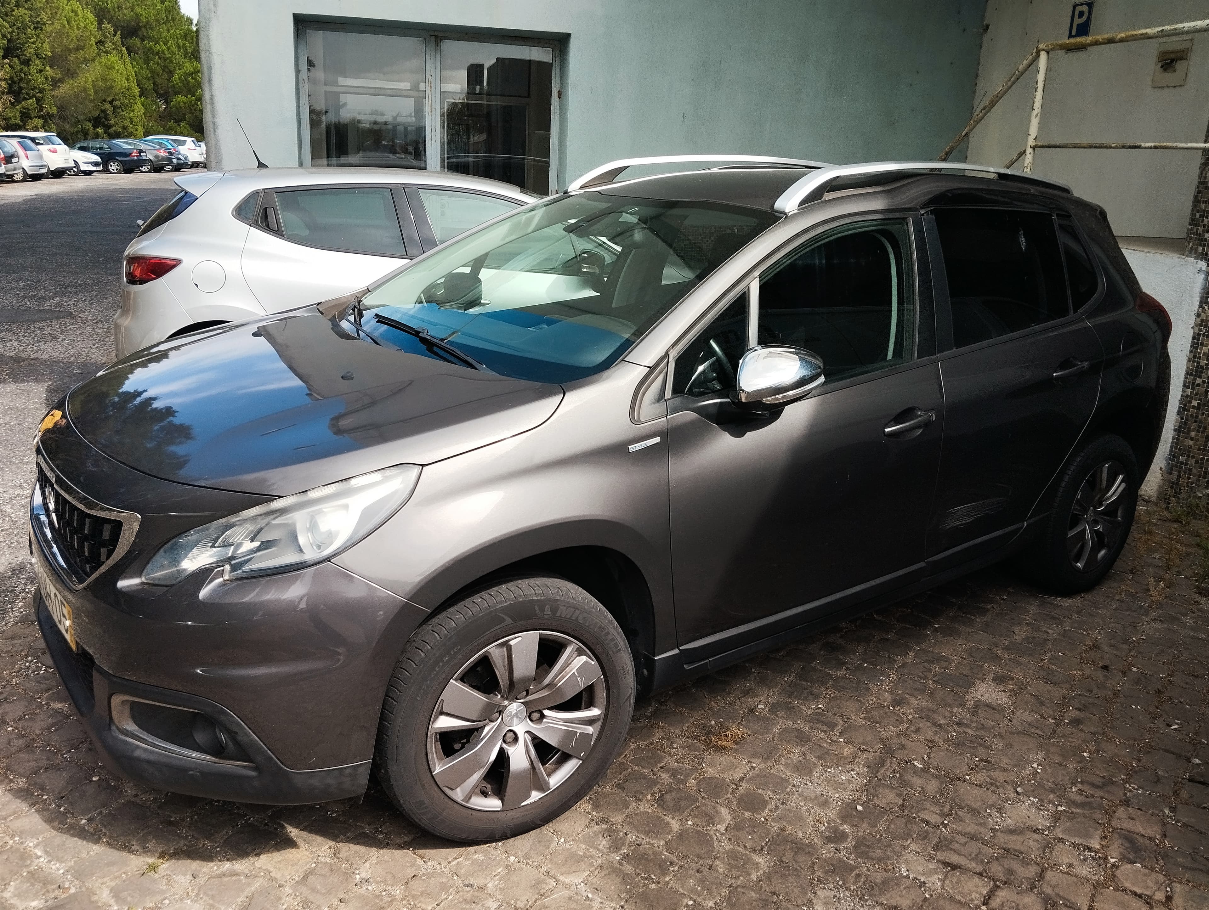 Peugeot 2008 1.2VTi · Ano 2018 — imagem 5