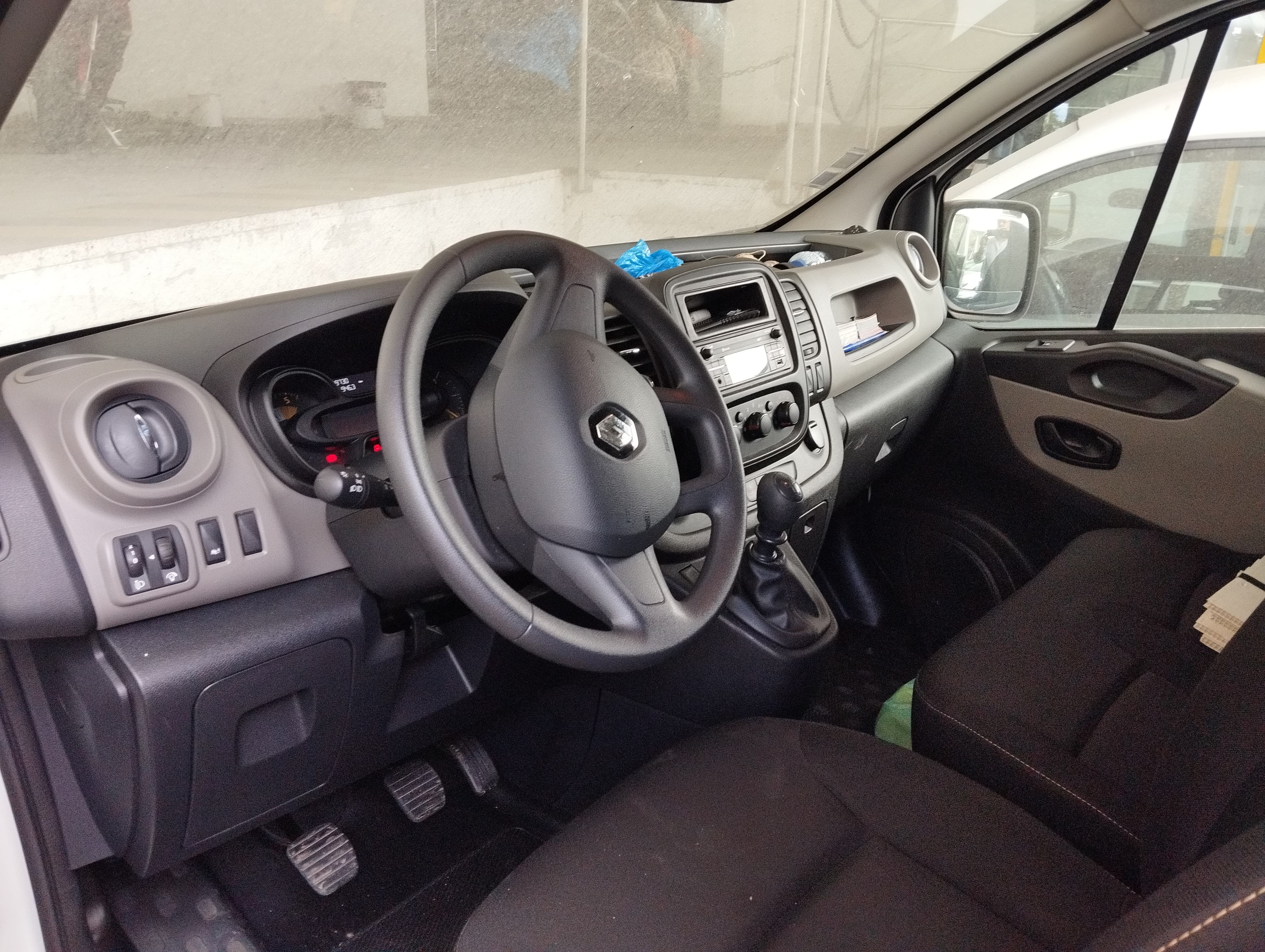 Renault Traffic 1.6 DCi · Año 2016 — imagen 6