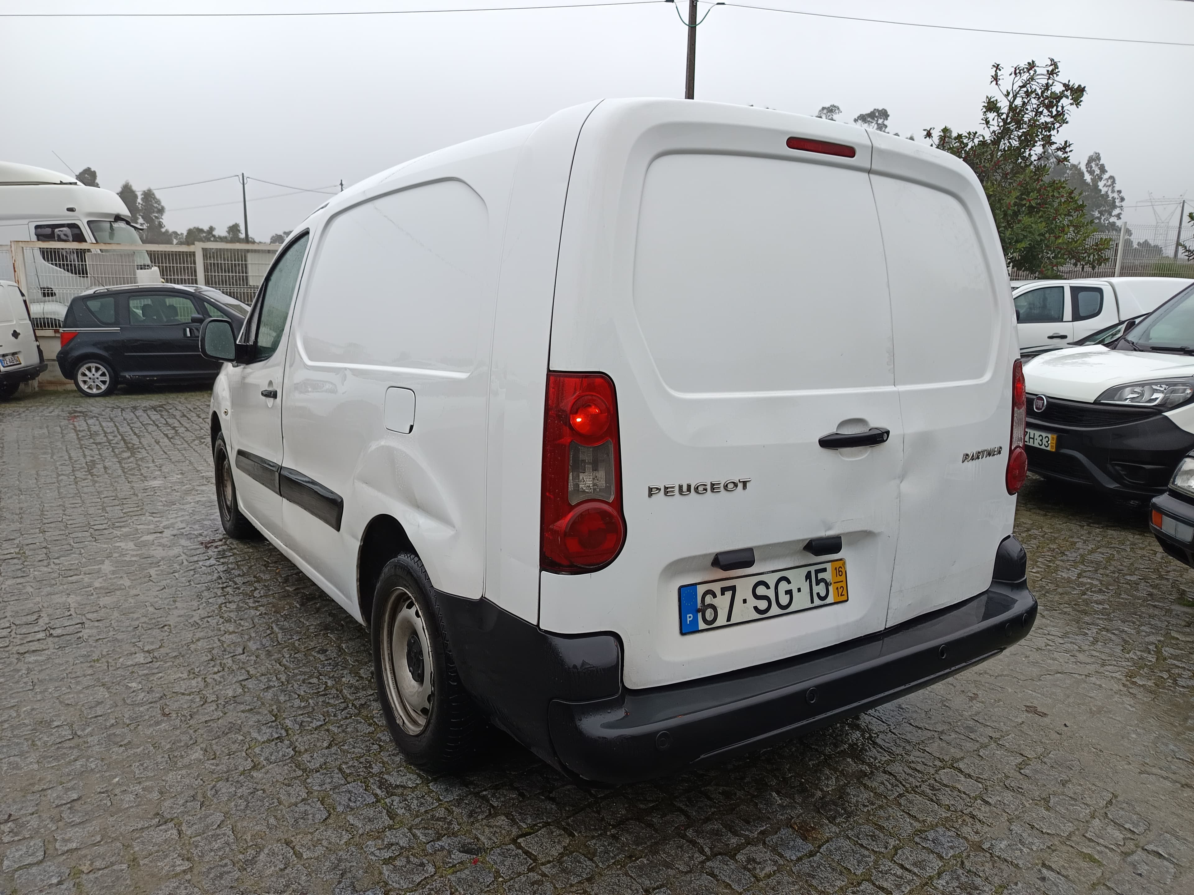 Peugeot Partner · Ano 2016 — image 6