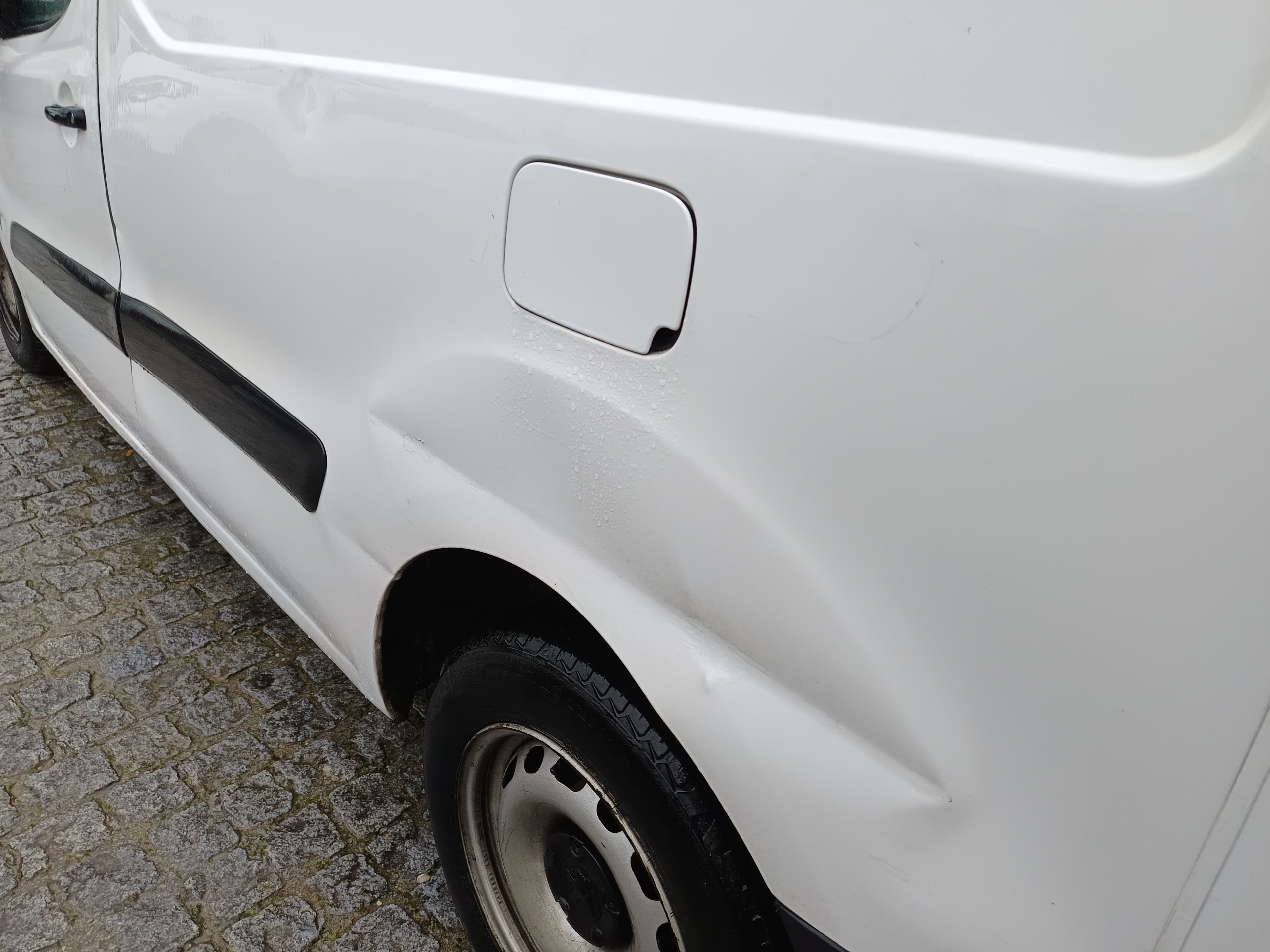 Peugeot Partner · Ano 2016 — image 11