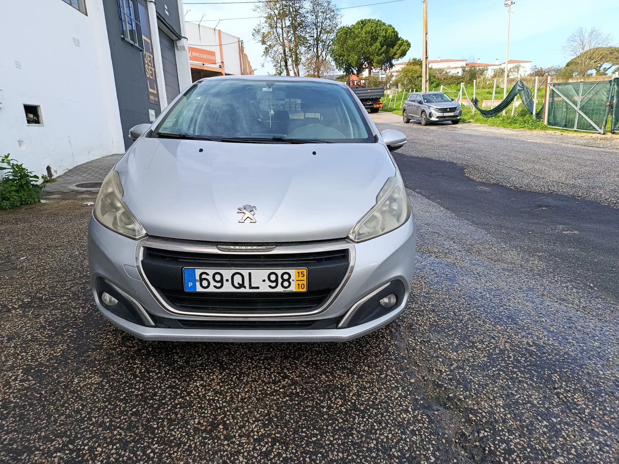 Peugeot 208 · Ano 2015 — imagem 2