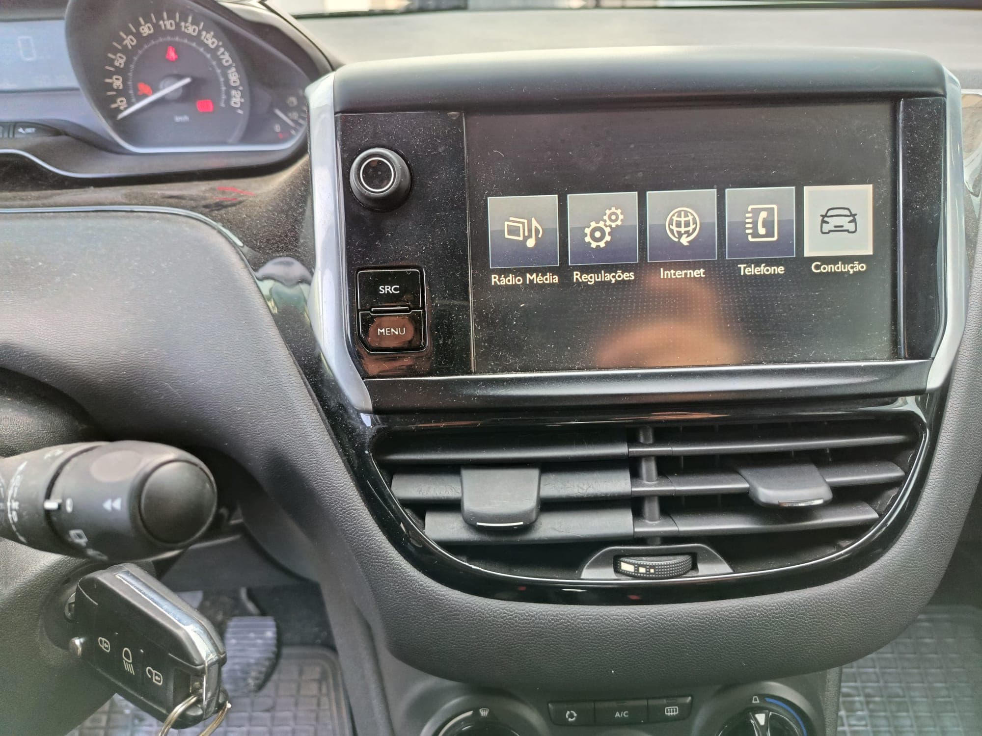 Peugeot 208 · Ano 2015 — imagem 12