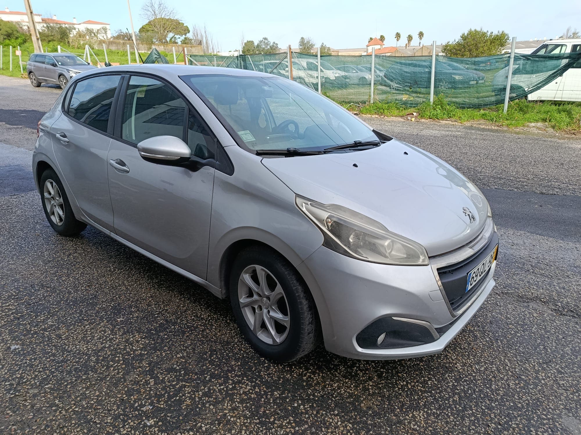 Peugeot 208 · Ano 2015 — imagem 3