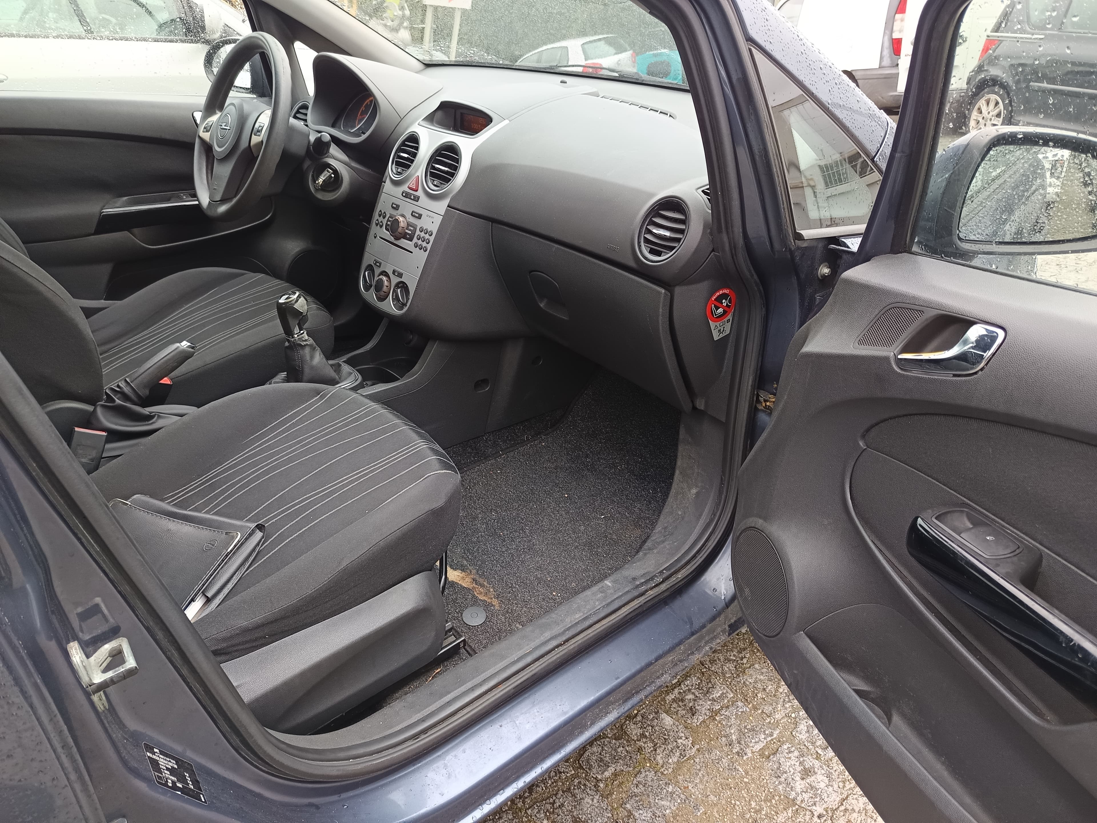 Opel Corsa · Ano 2010 — imagen 24