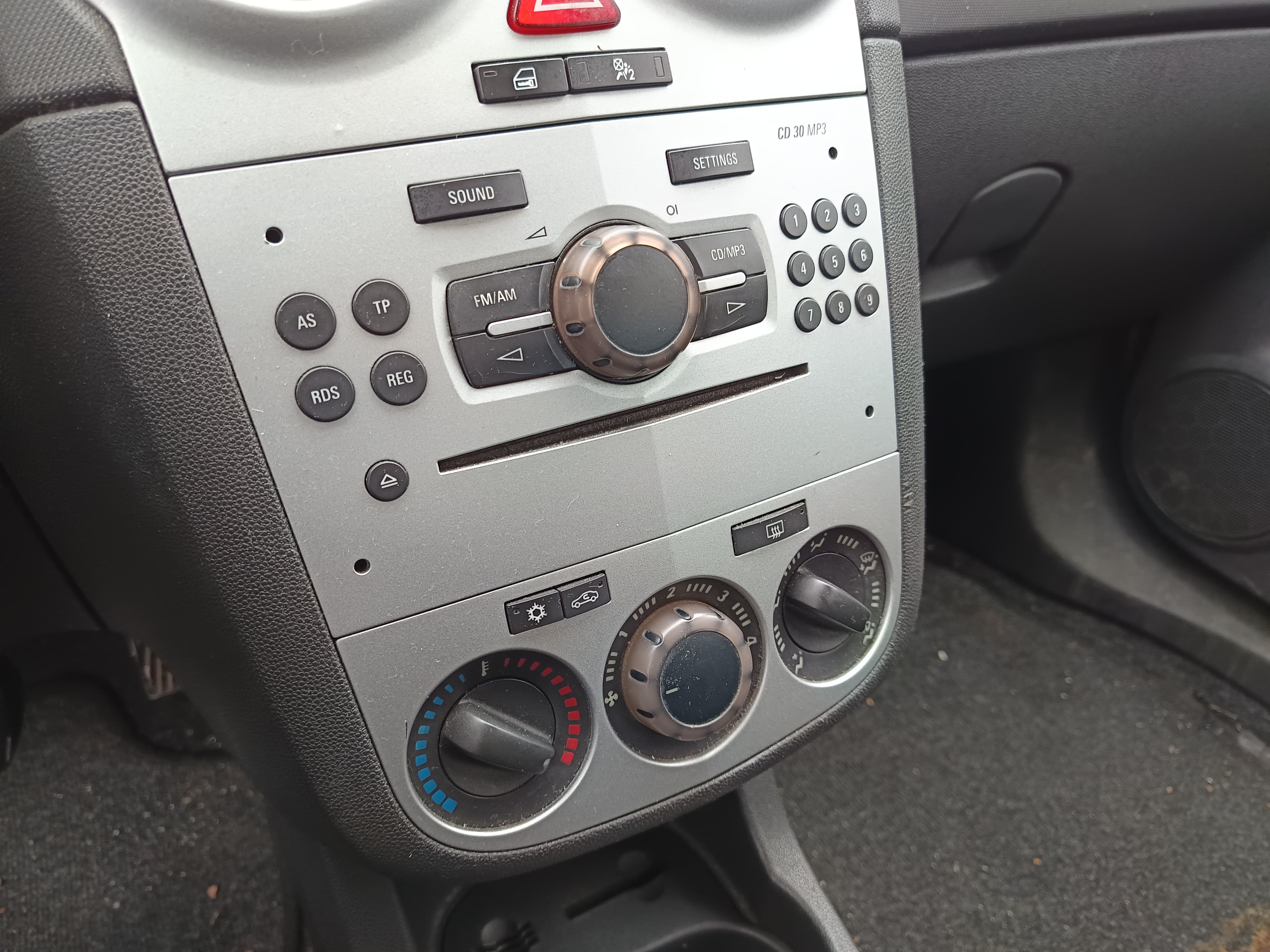 Opel Corsa · Ano 2010 — imagen 39