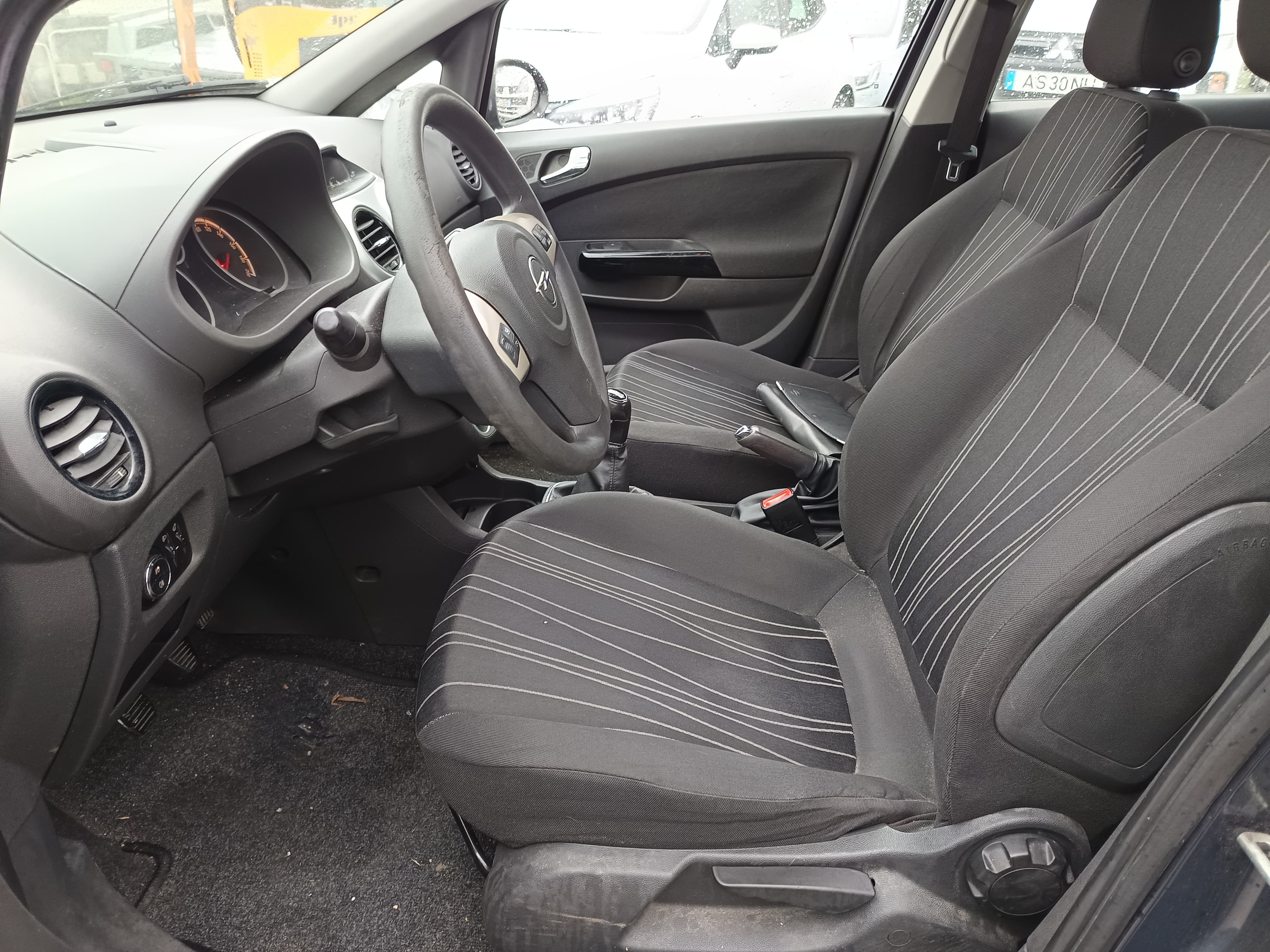 Opel Corsa · Ano 2010 — imagen 33