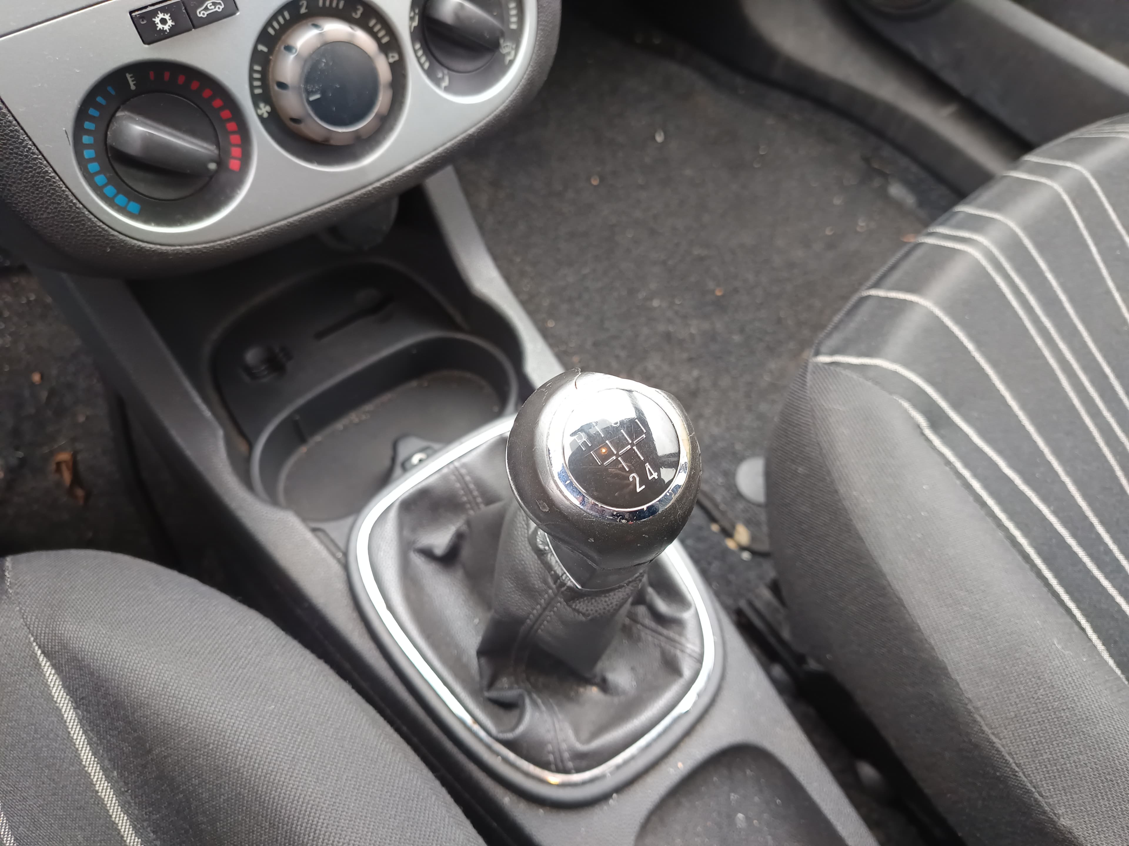 Opel Corsa · Ano 2010 — imagen 37