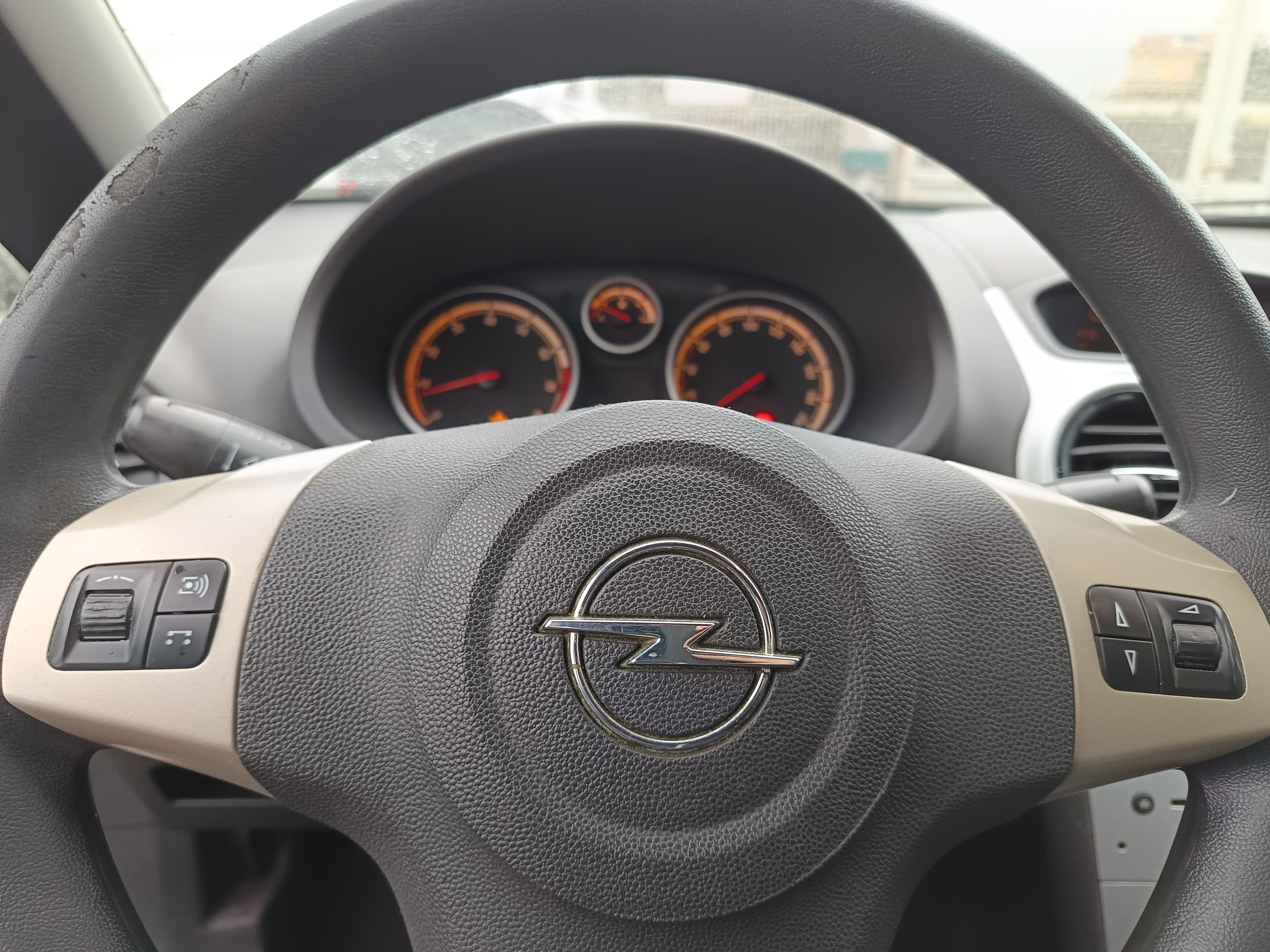Opel Corsa · Ano 2010 — imagen 38