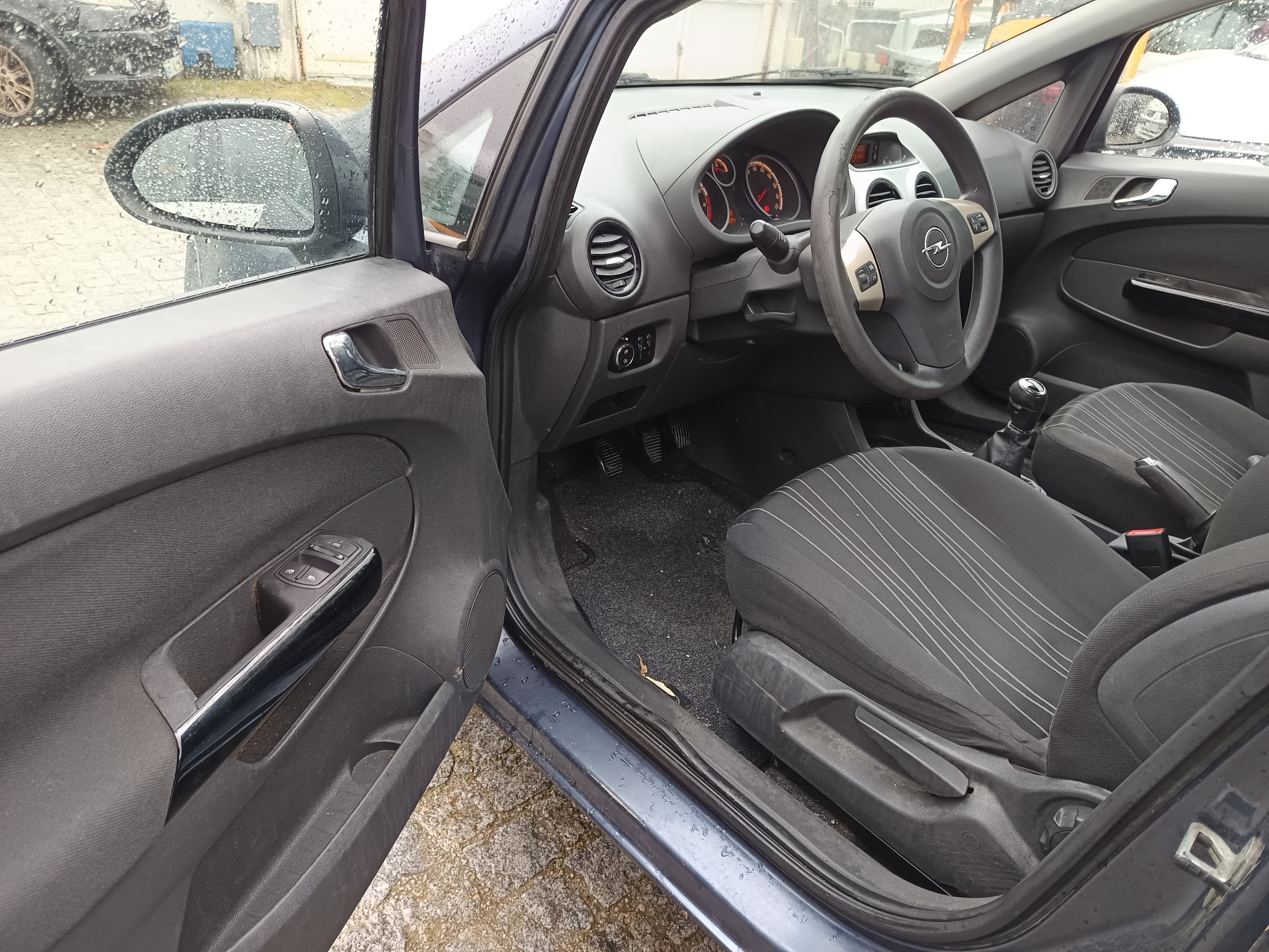 Opel Corsa · Ano 2010 — imagen 31