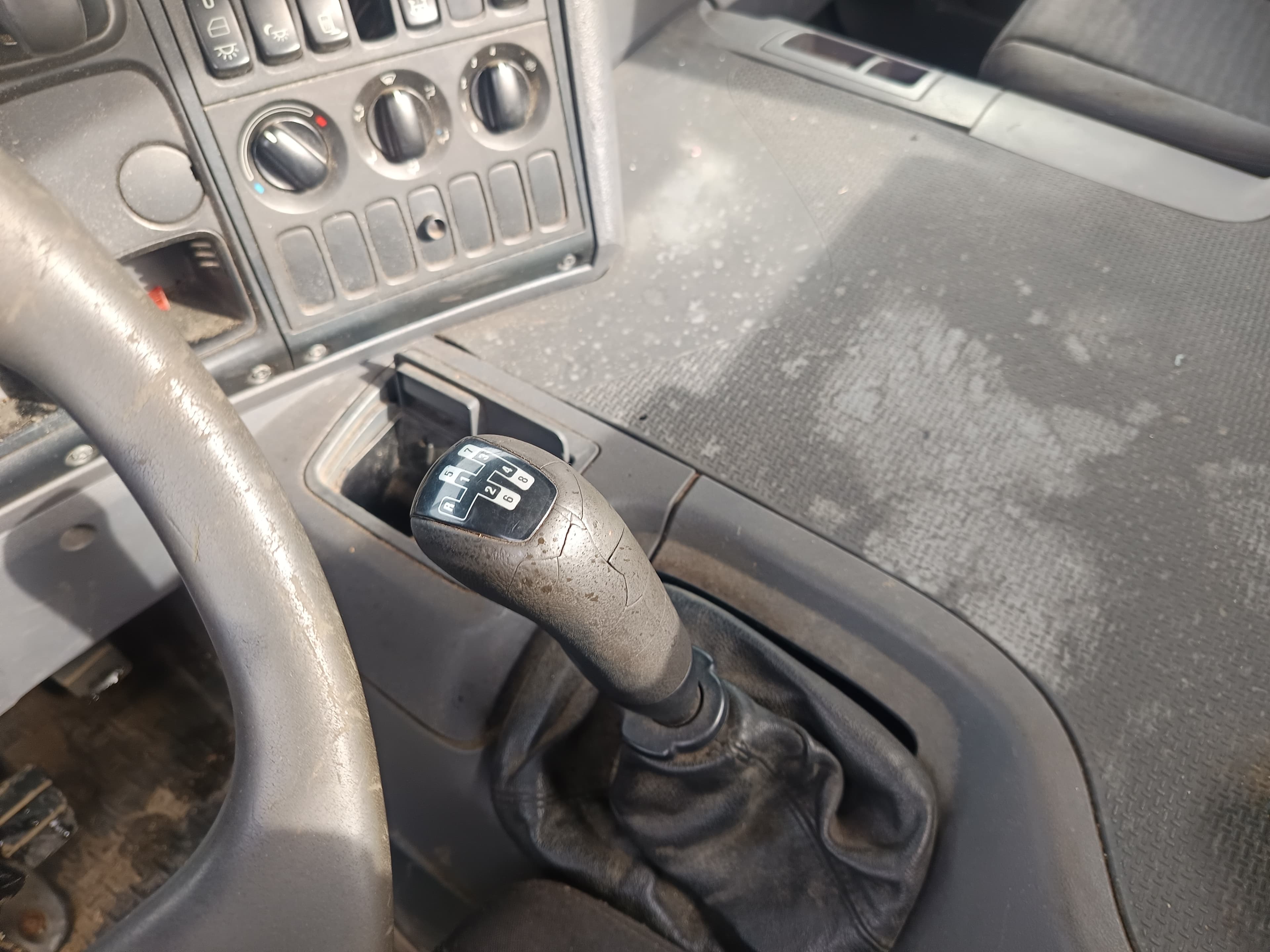 Scania P 230 B4 X2 · Ano 2005 — imagen 28