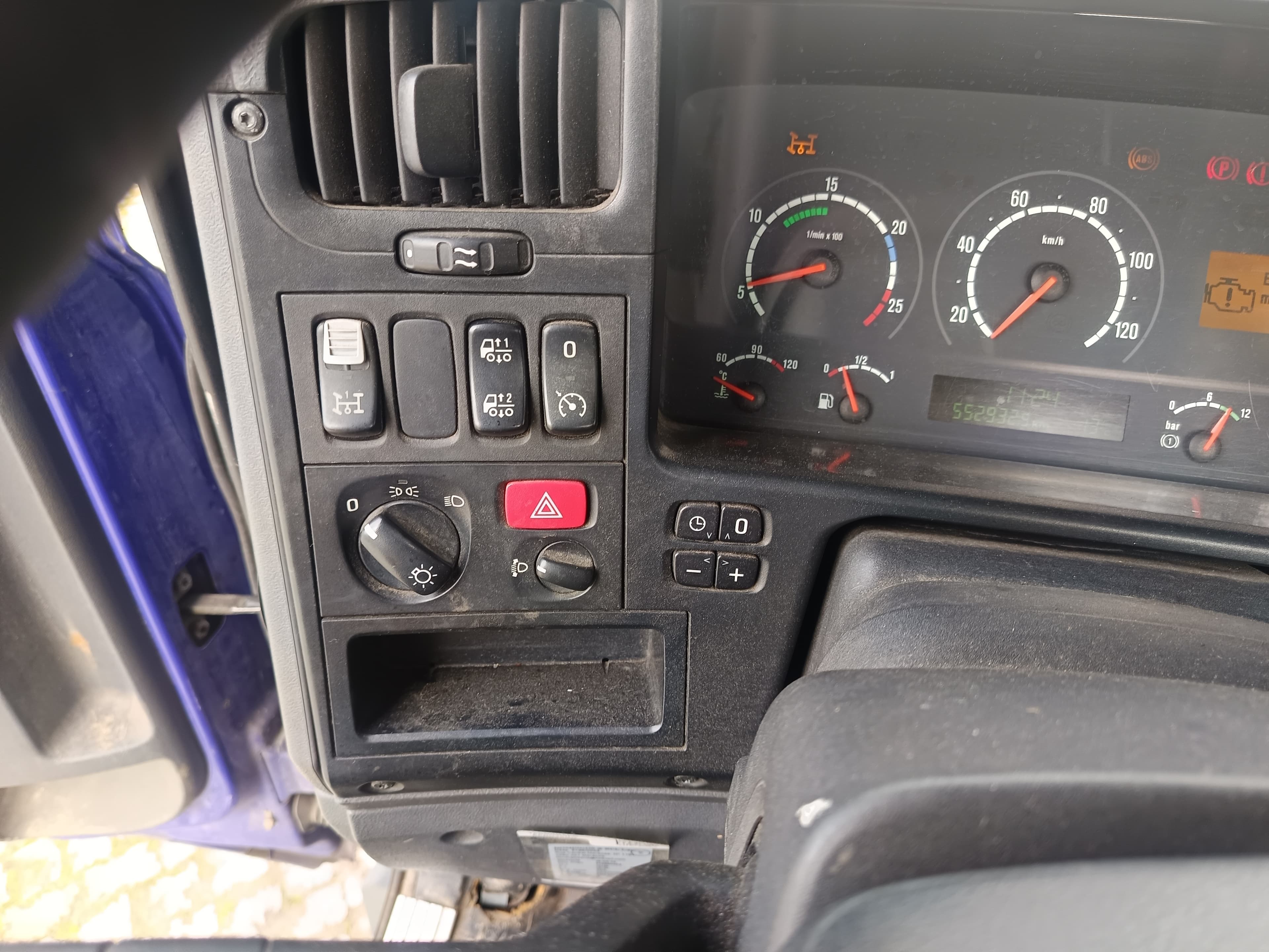 Scania P 230 B4 X2 · Ano 2005 — imagen 32