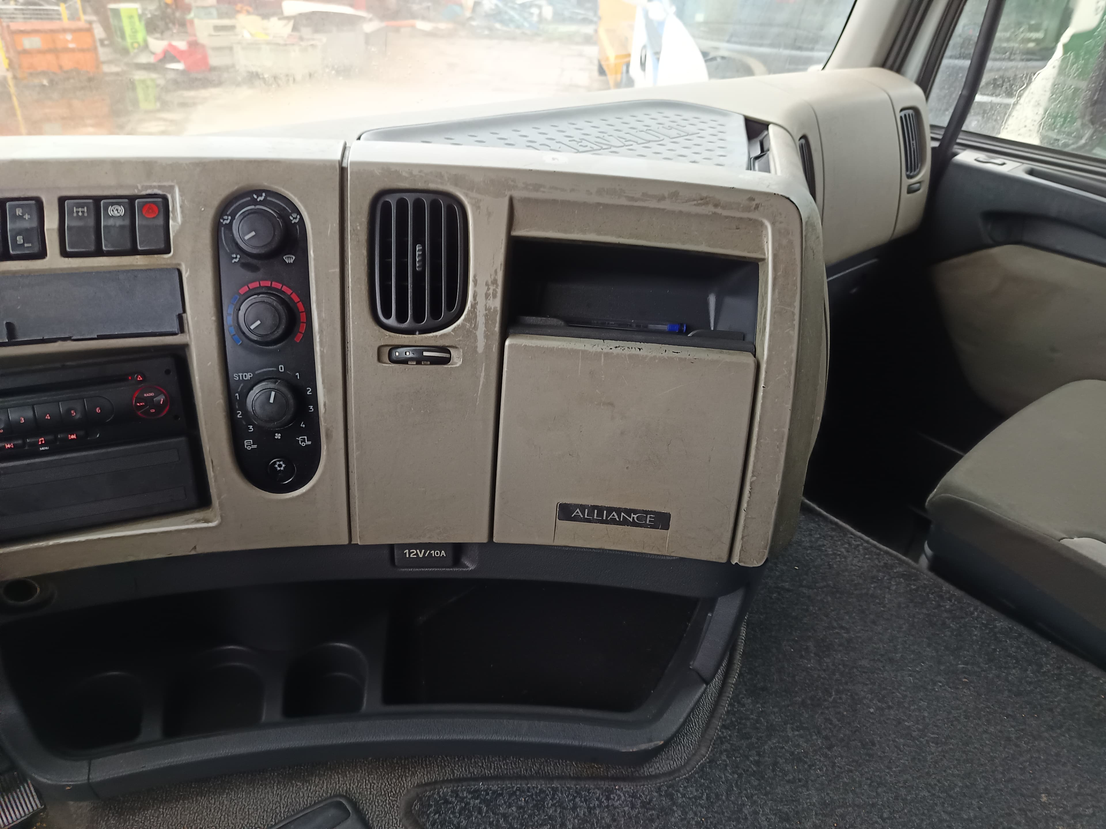 Renault 460 · Ano 2013 — imagen 22