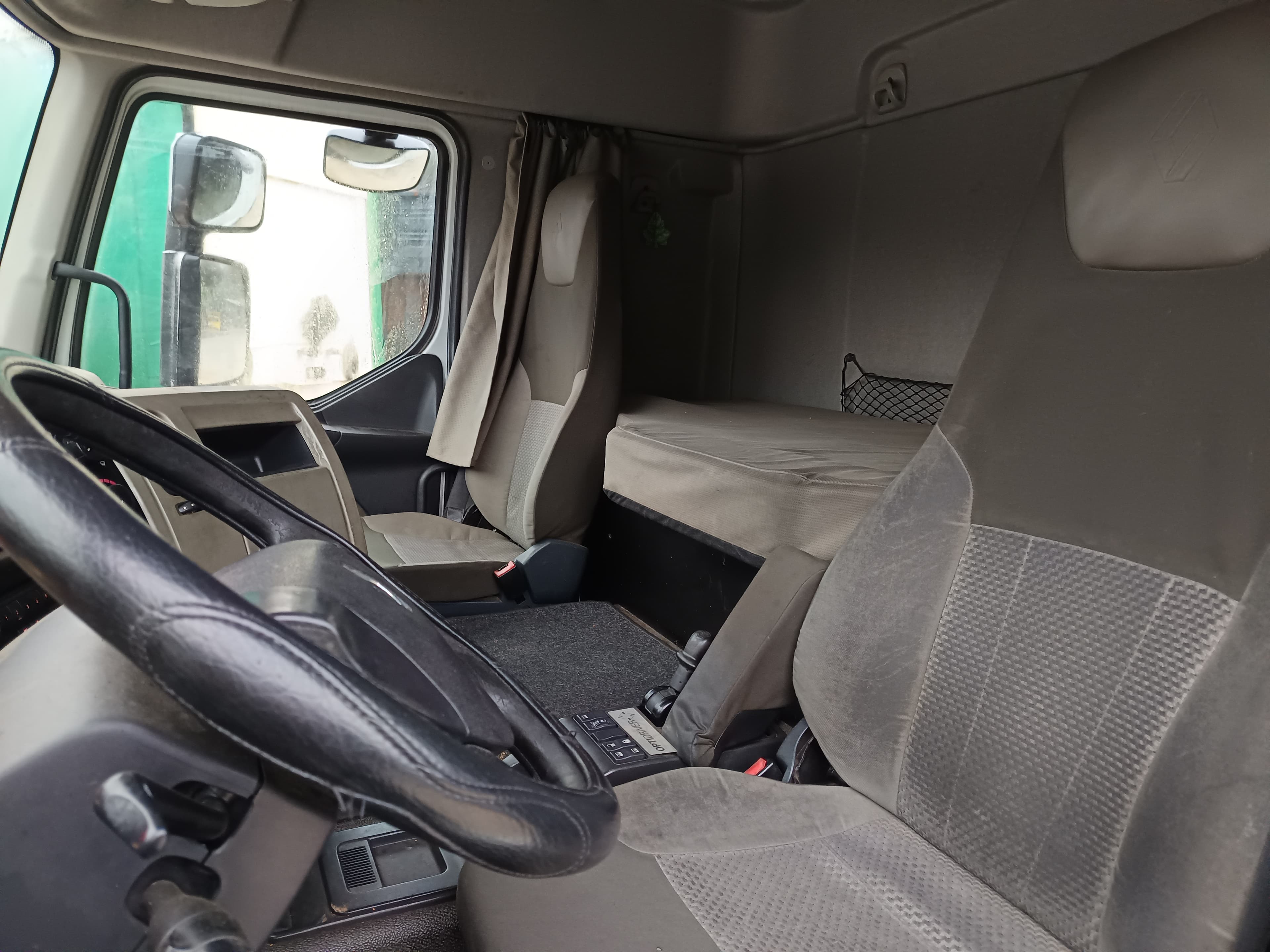 Renault 460 · Ano 2013 — imagen 20