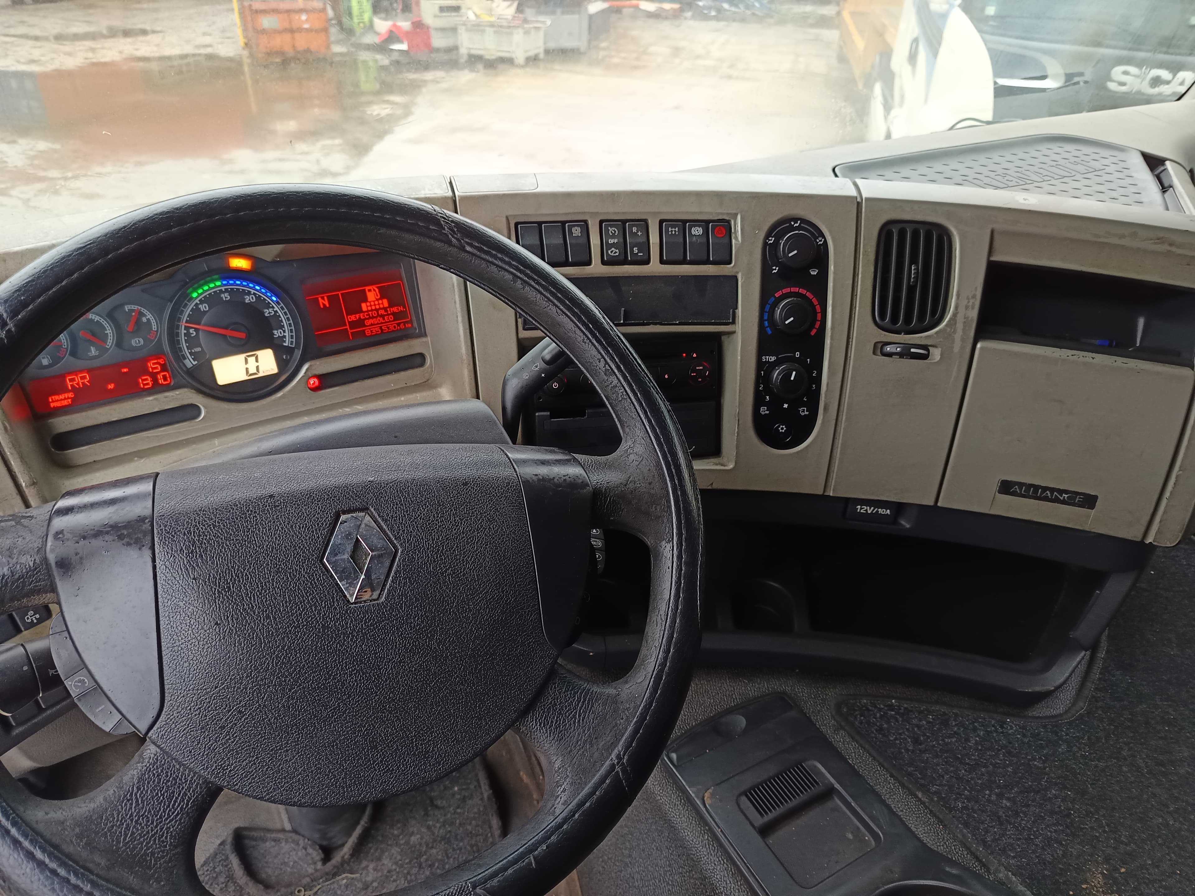Renault 460 · Ano 2013 — imagen 21