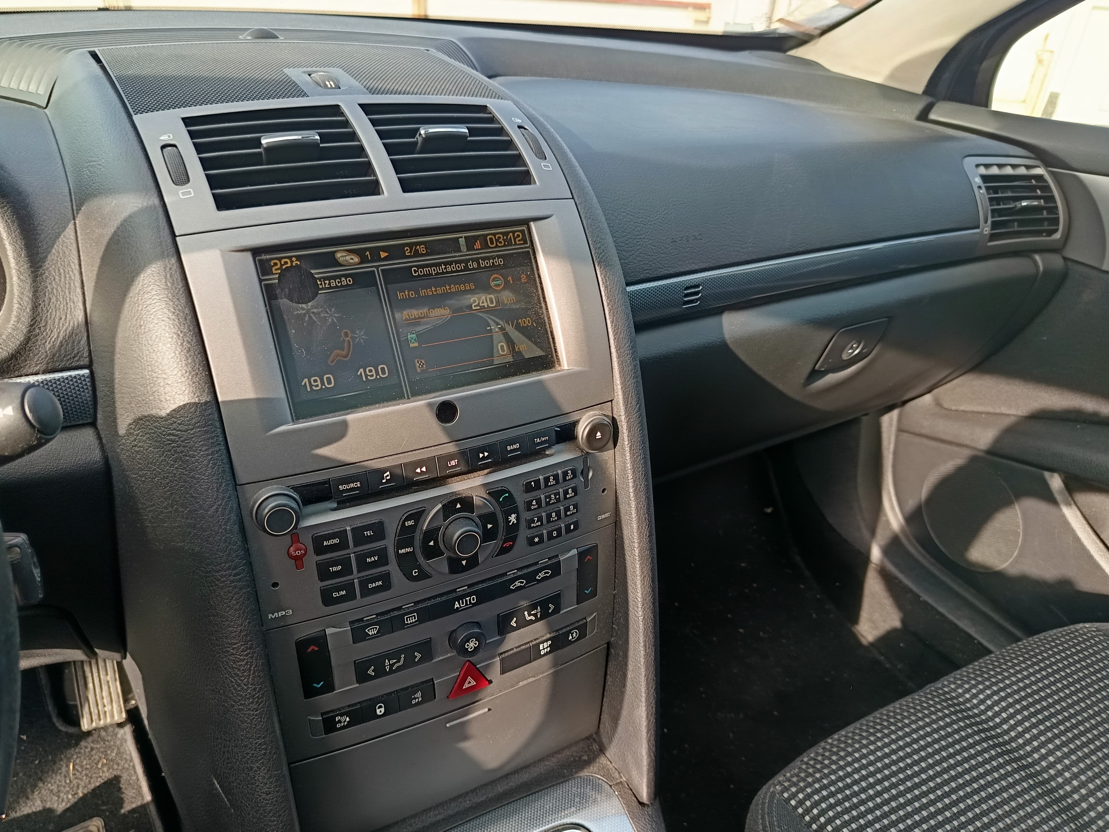 Peugeot 407 SW 2.0 HDi · Ano 2006 — imagen 38