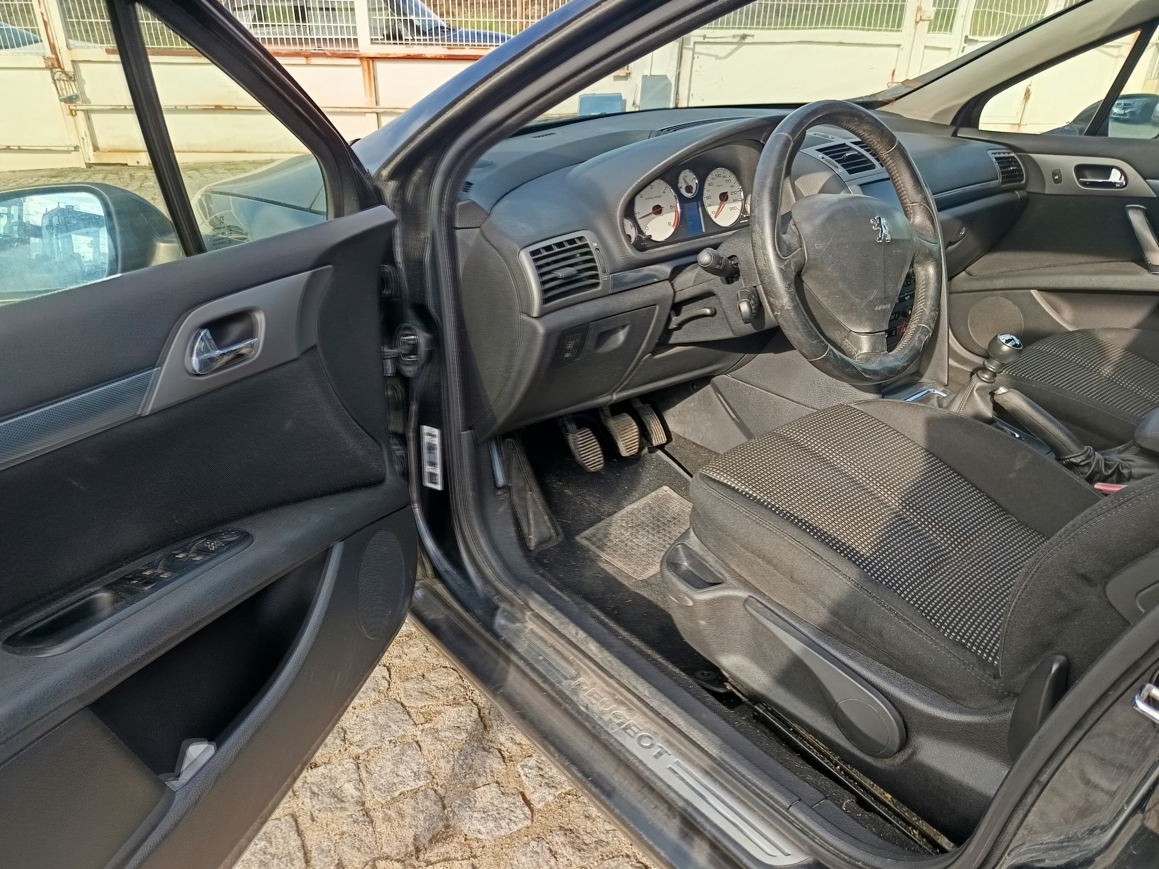 Peugeot 407 SW 2.0 HDi · Ano 2006 — imagen 32