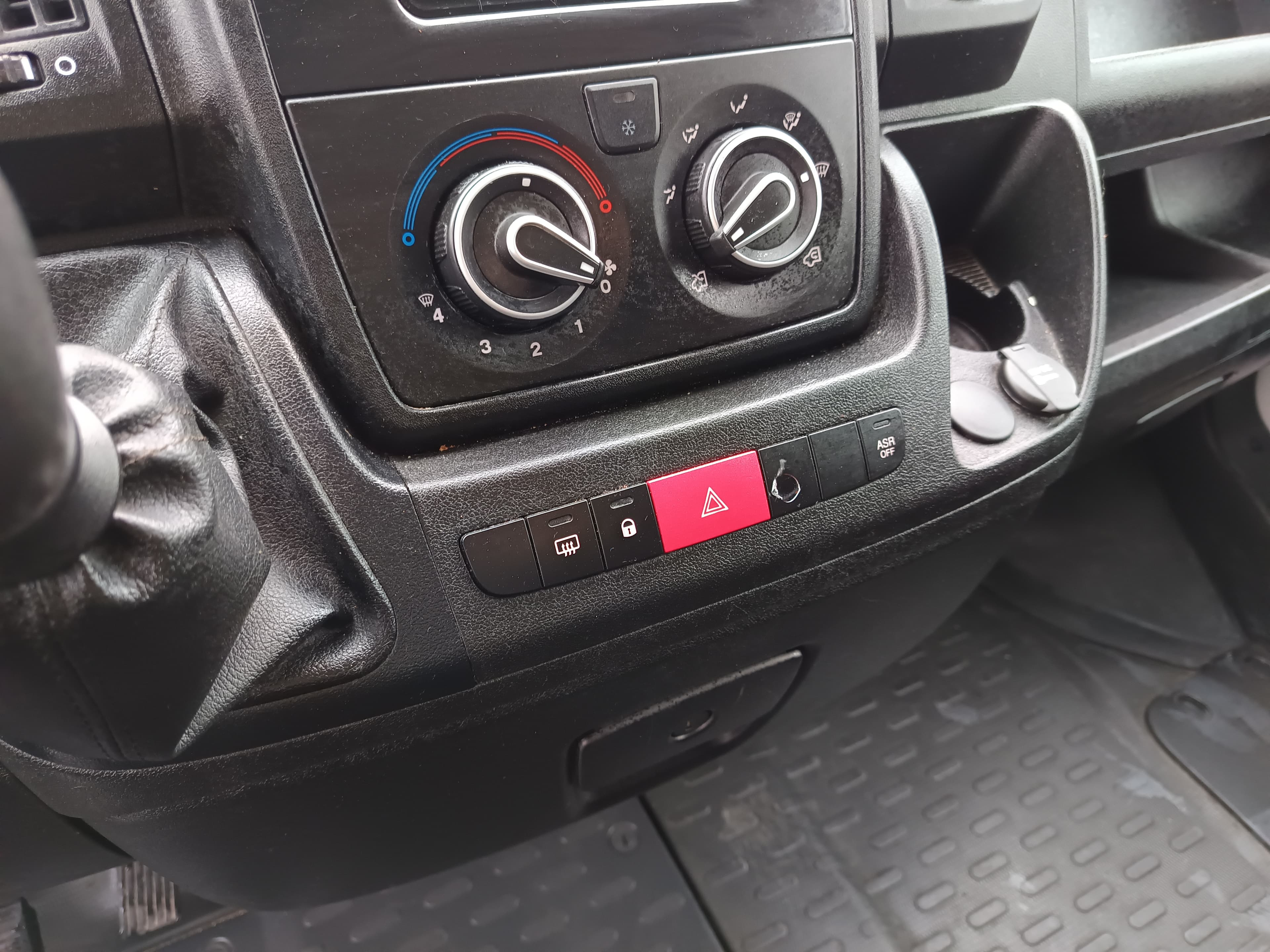 Peugeot Boxer · Ano 2020 — imagen 29