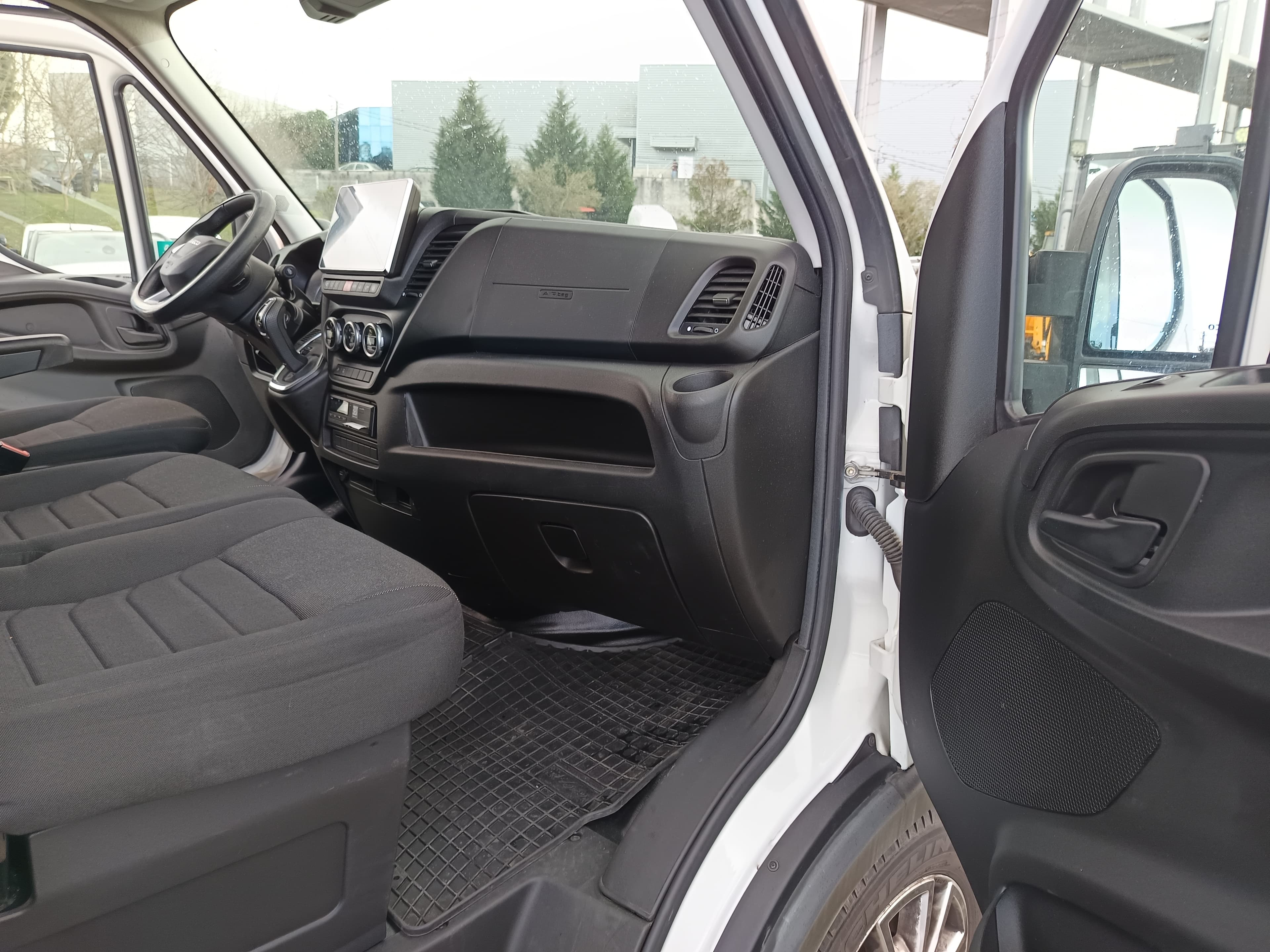 Iveco Daily · Ano 2024 — imagem 21