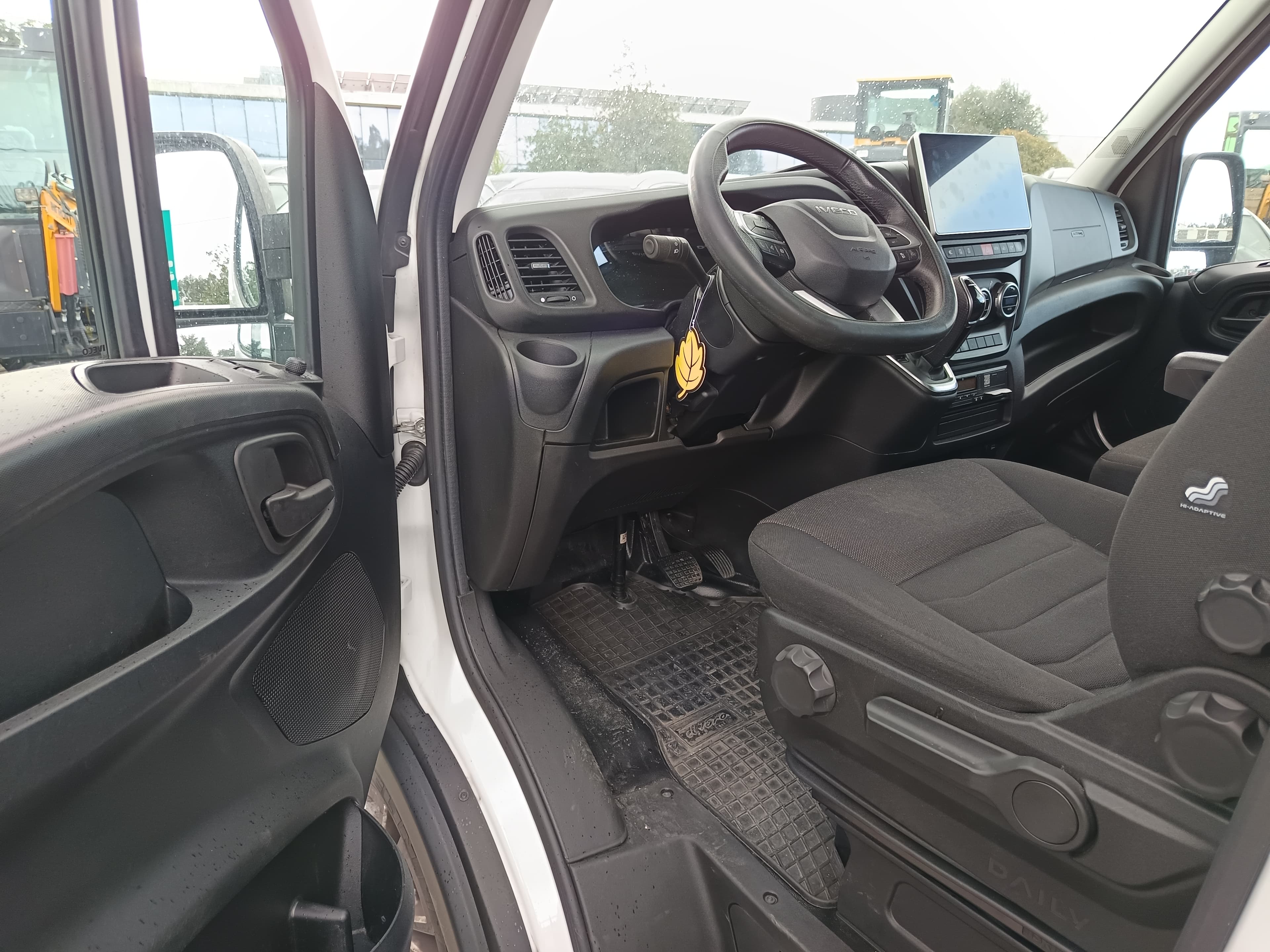 Iveco Daily · Ano 2024 — imagem 17