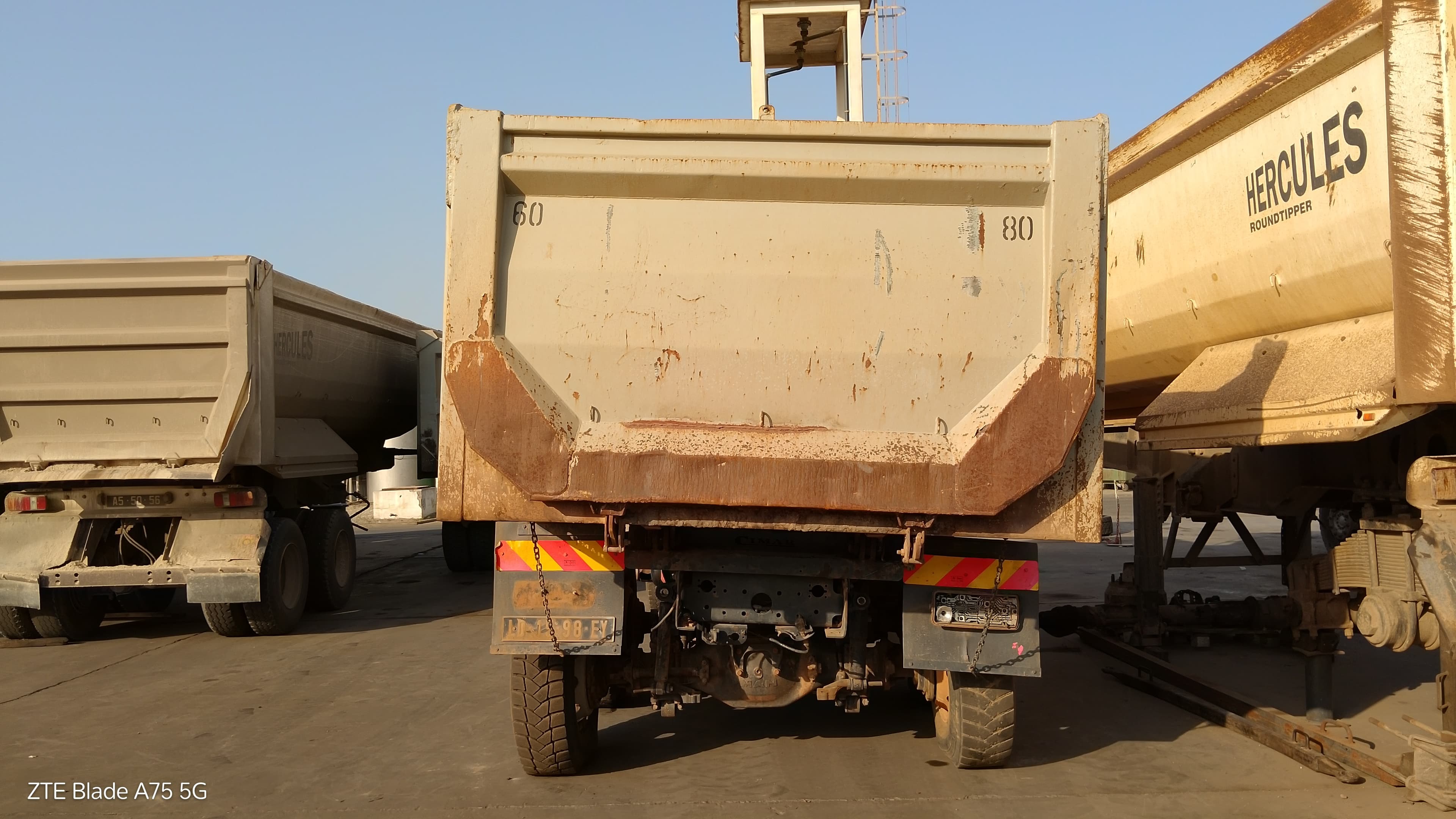 Camião Basculante 26 T (6X4) MAN TGS 33.360 BB — imagem 3