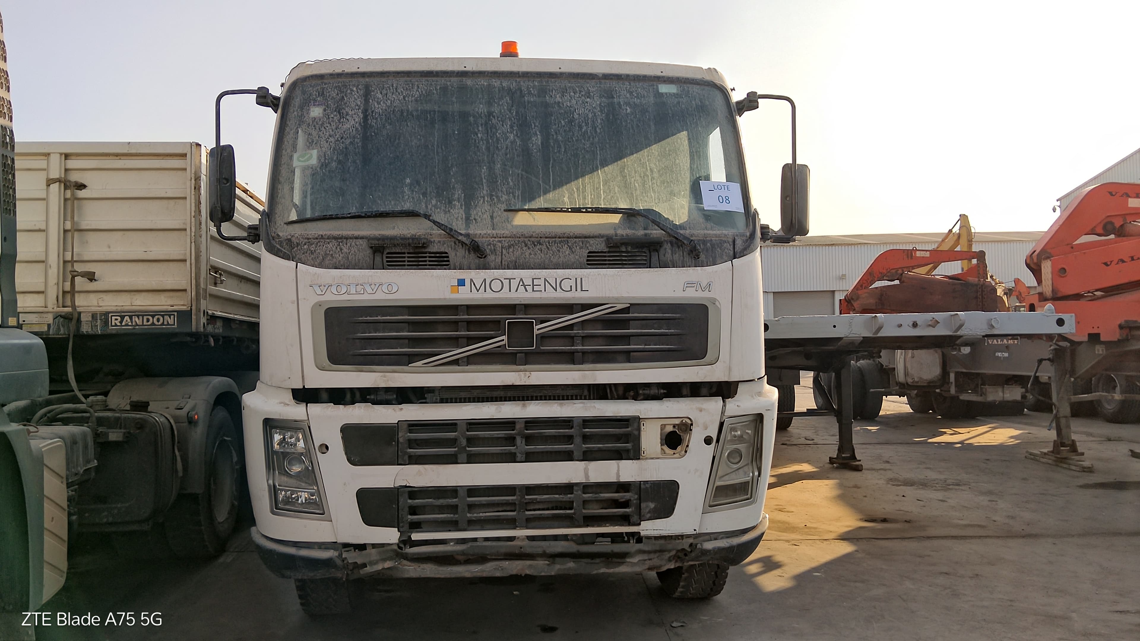 Camião Basculante 26 T (6X4)   VOLVO  FM 13 6x4 — imagen 3