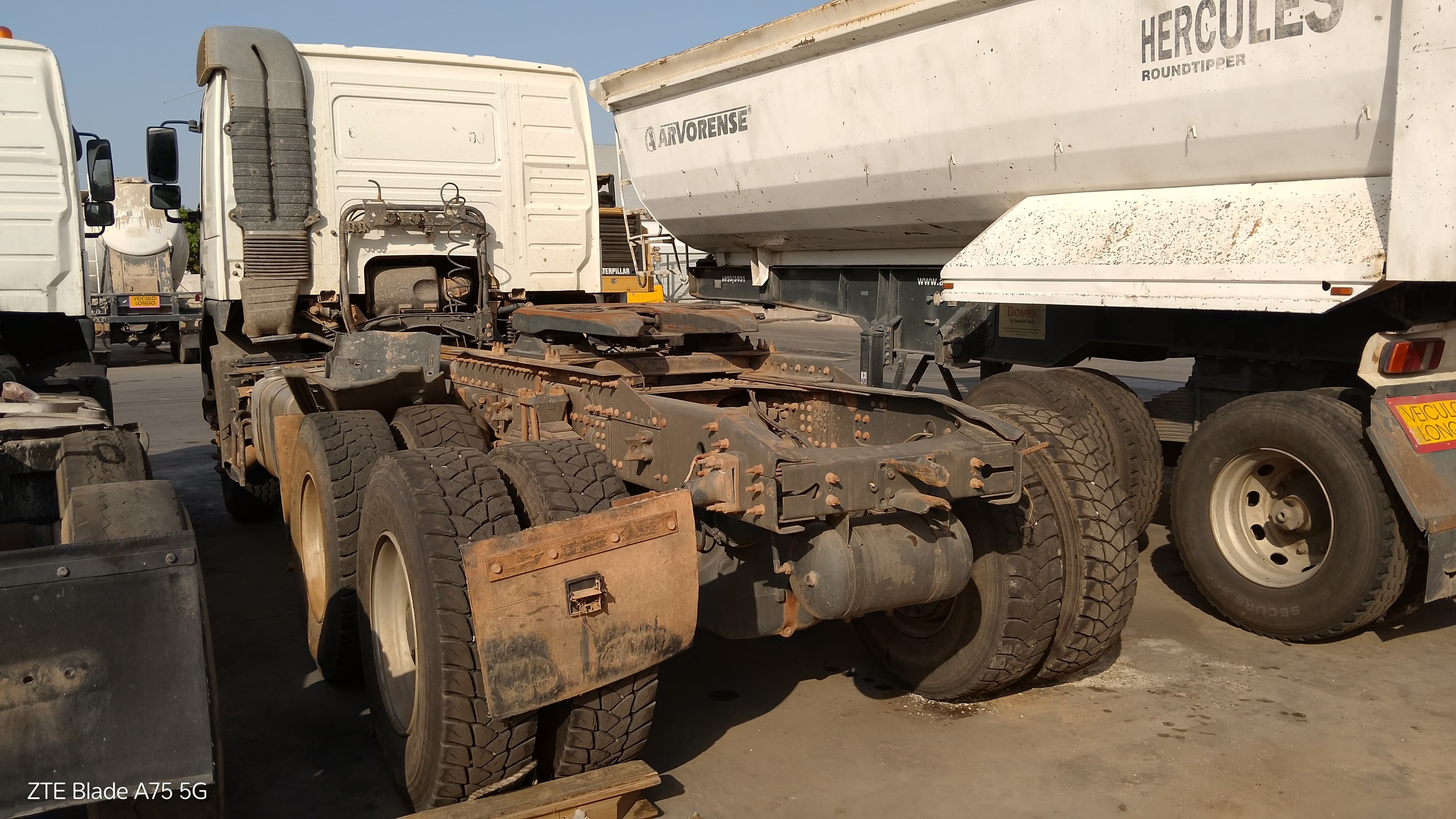 Camião Tractor 6X4 VOLVO  FM 440 6x4 — image 5