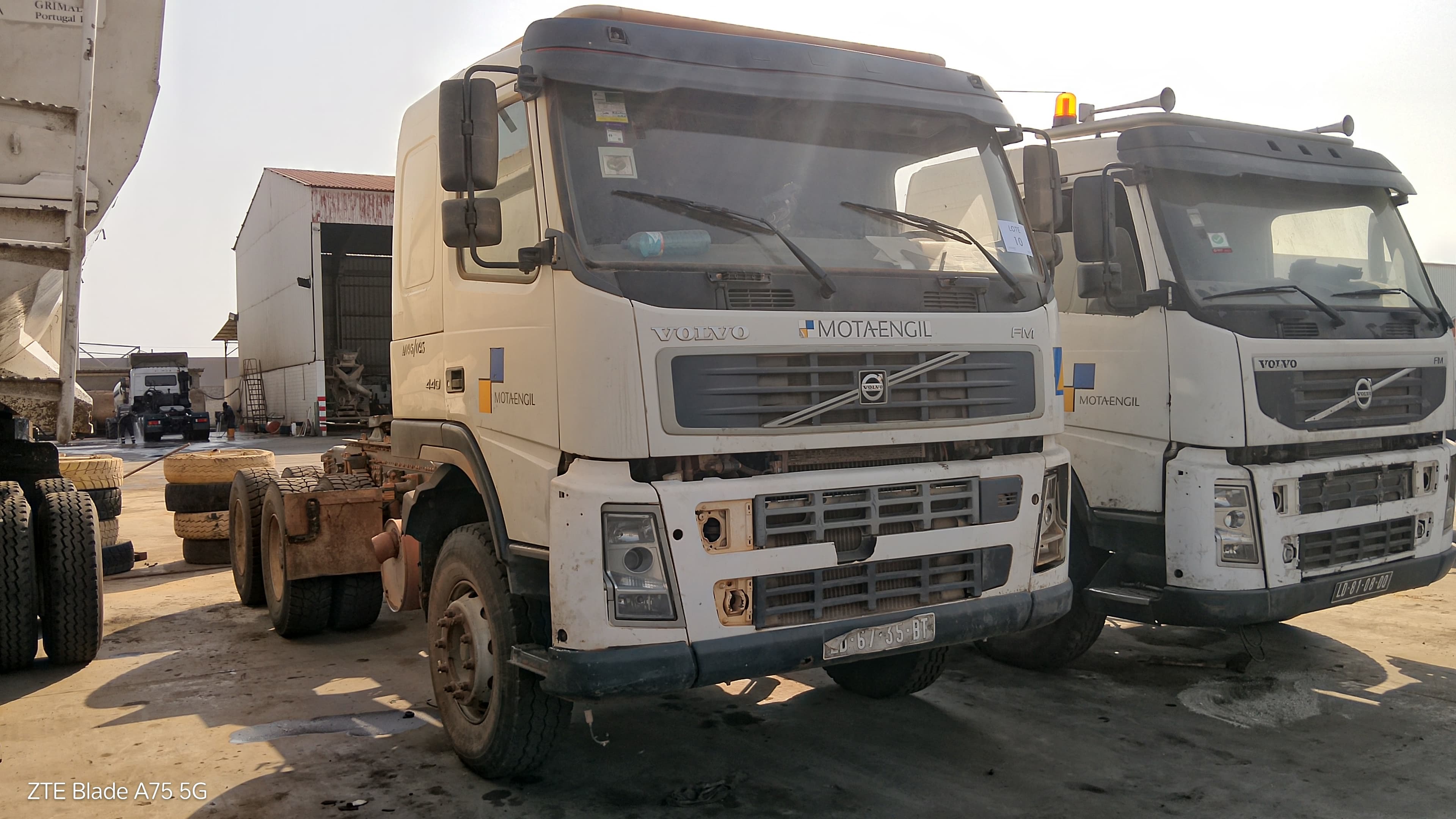 Camião Tractor 6X4 VOLVO  FM 440 6x4