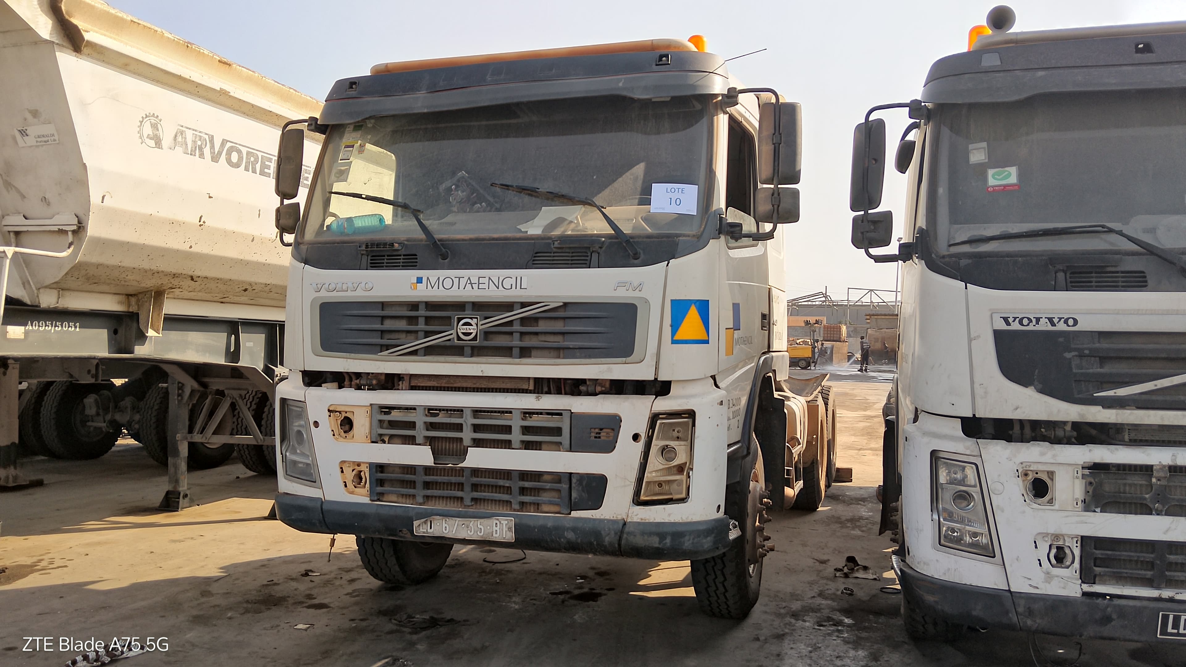Camião Tractor 6X4 VOLVO  FM 440 6x4 — image 3
