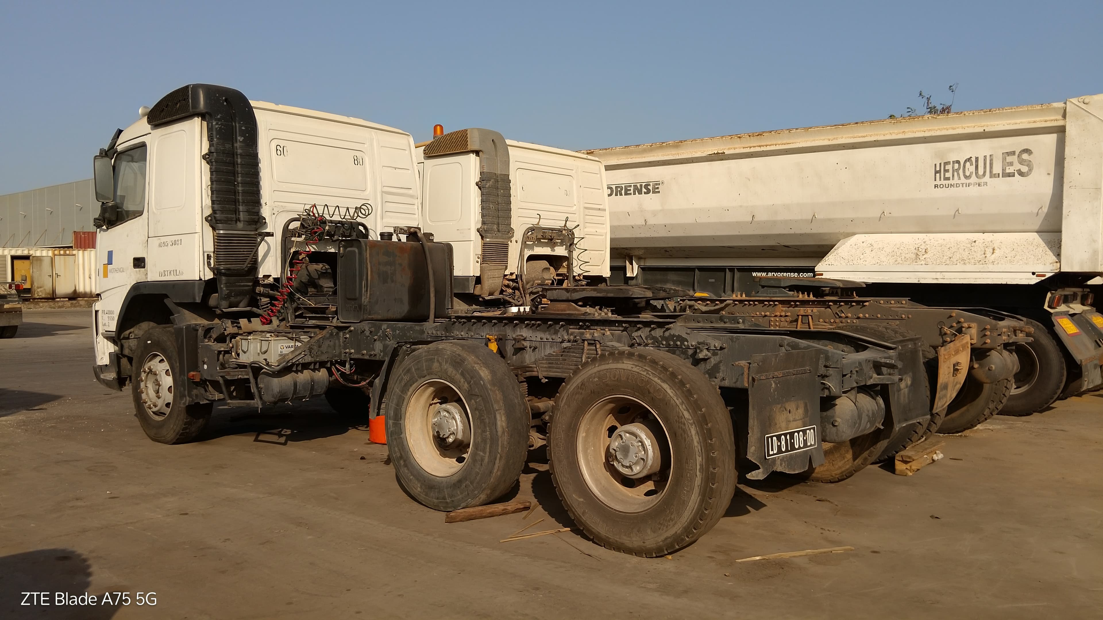 Camião Tractor 6X4 VOLVO FM 440 6x4 — imagen 8