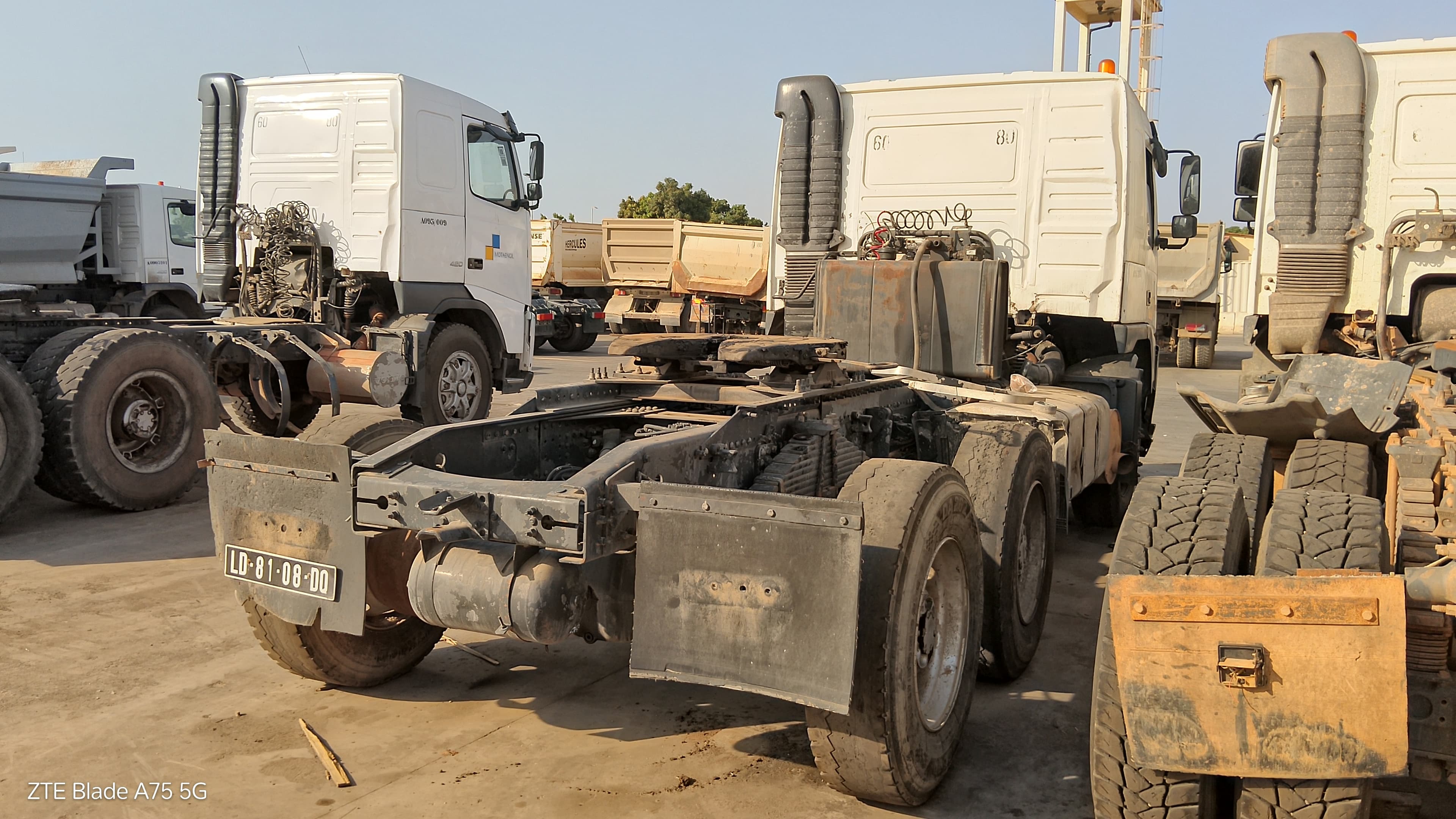 Camião Tractor 6X4 VOLVO FM 440 6x4 — imagen 7