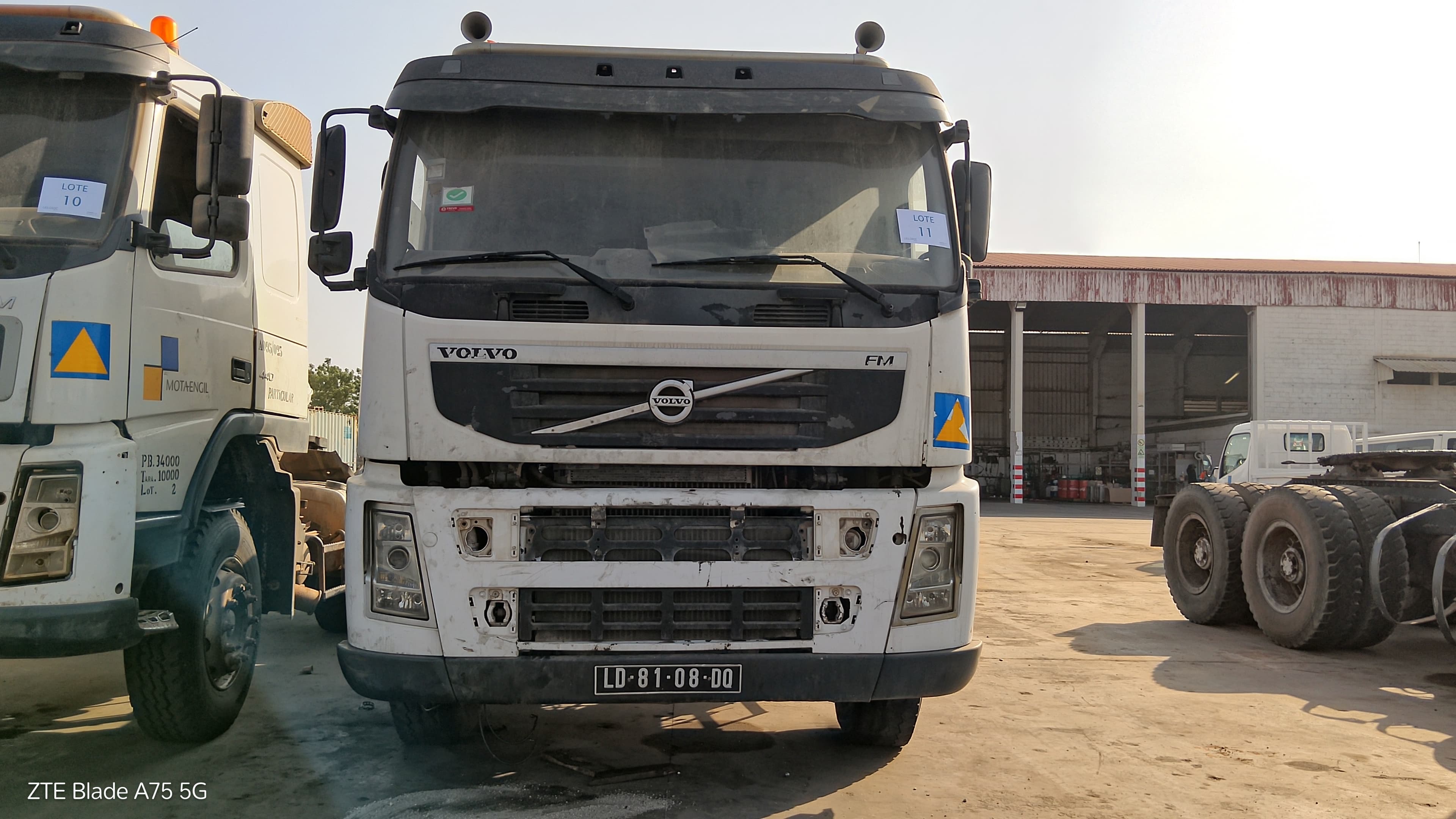 Camião Tractor 6X4 VOLVO FM 440 6x4 — imagen 2