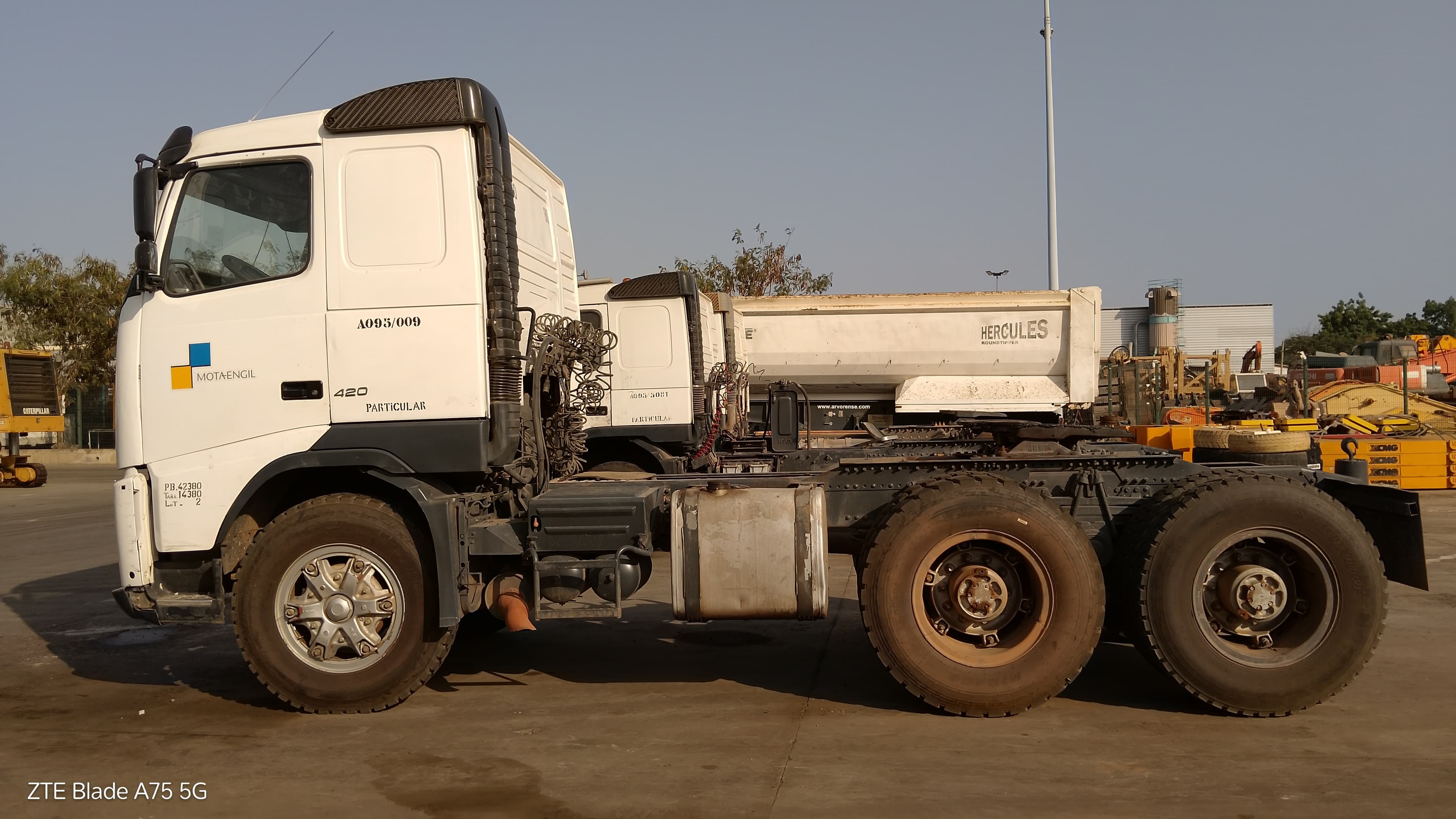 Camião Tractor 6X4 VOLVO  H 12 420 (6X4) — imagem 1