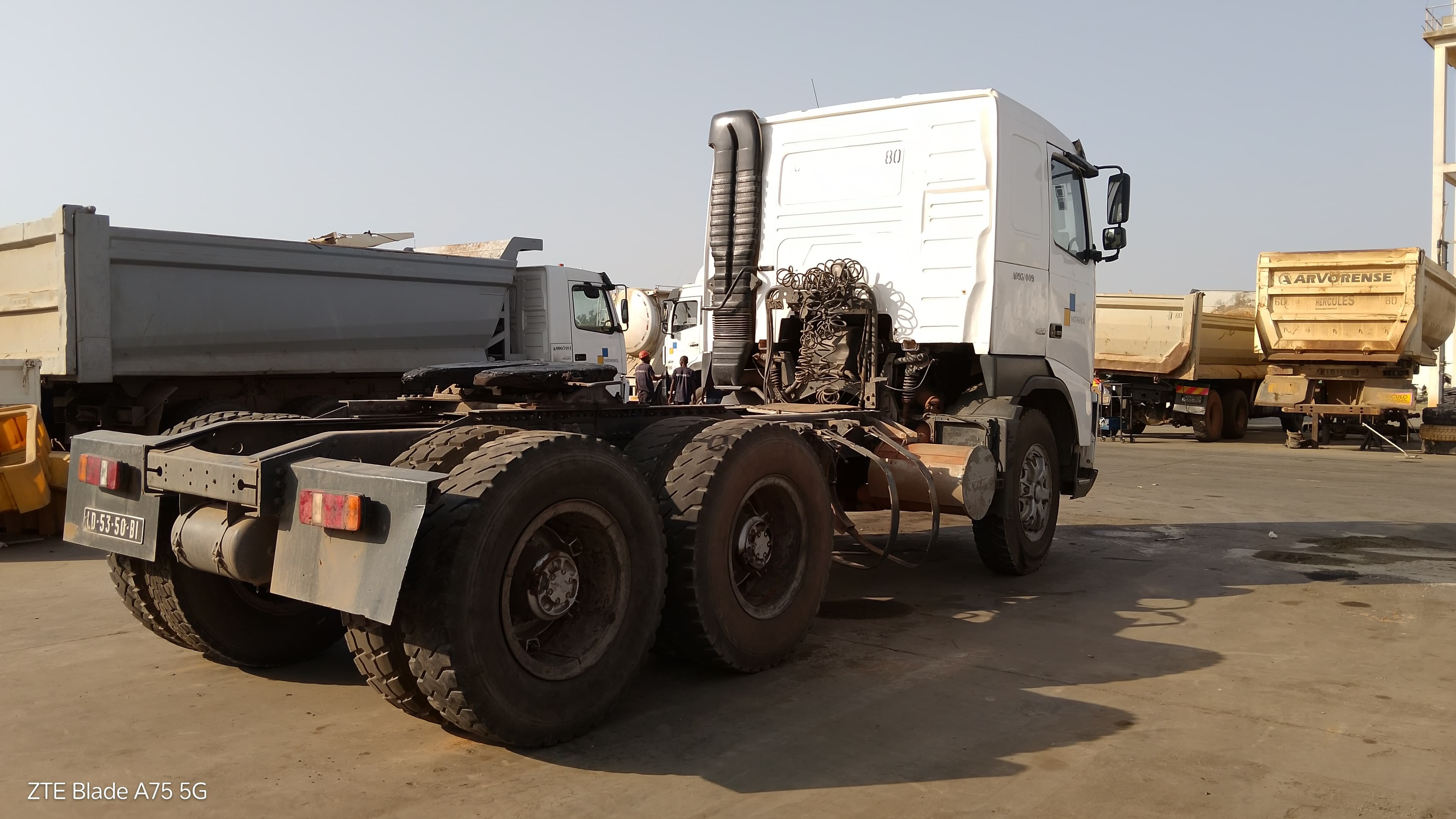 Camião Tractor 6X4 VOLVO  H 12 420 (6X4) — imagem 6