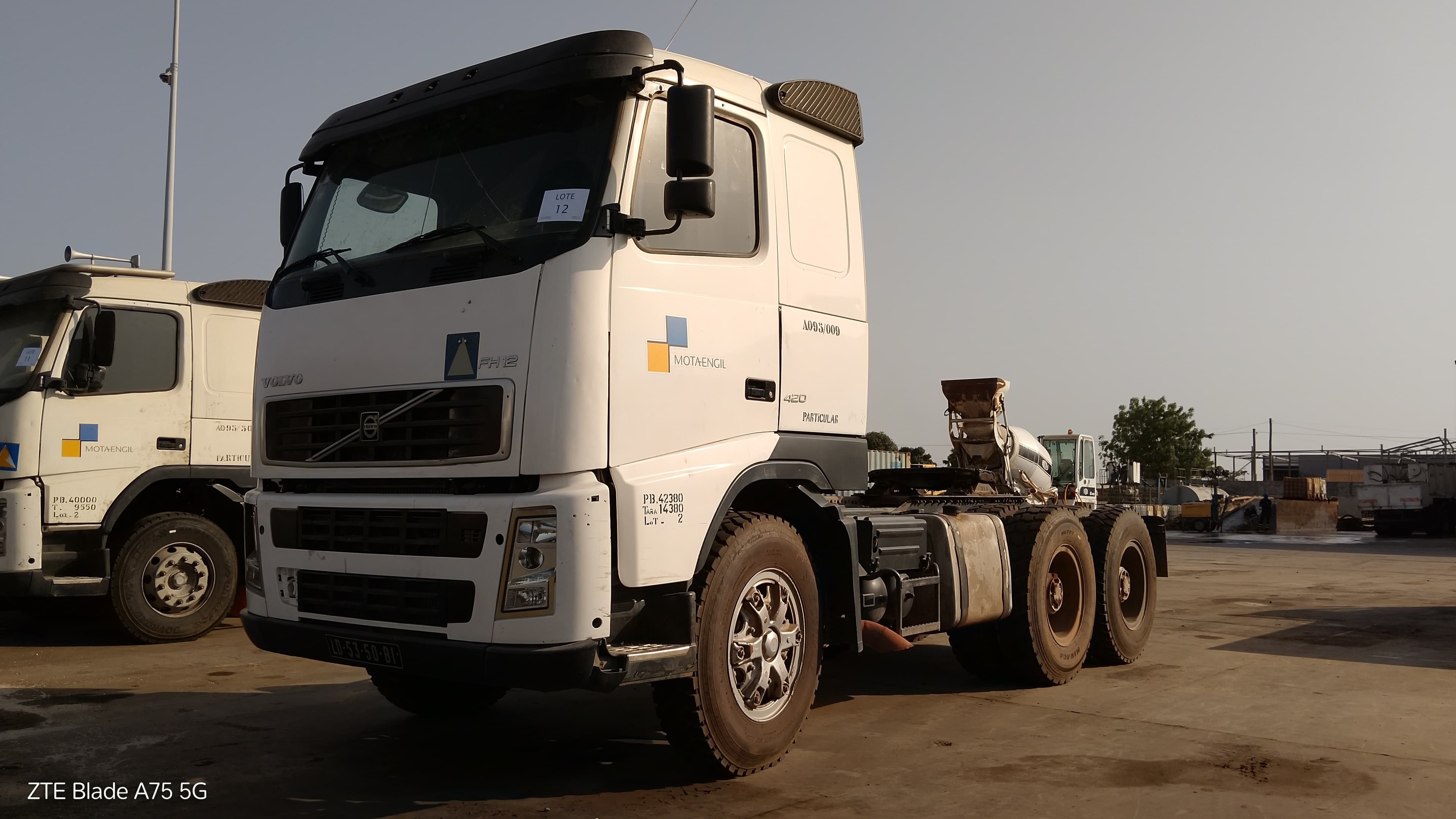 Camião Tractor 6X4 VOLVO  H 12 420 (6X4) — imagem 3