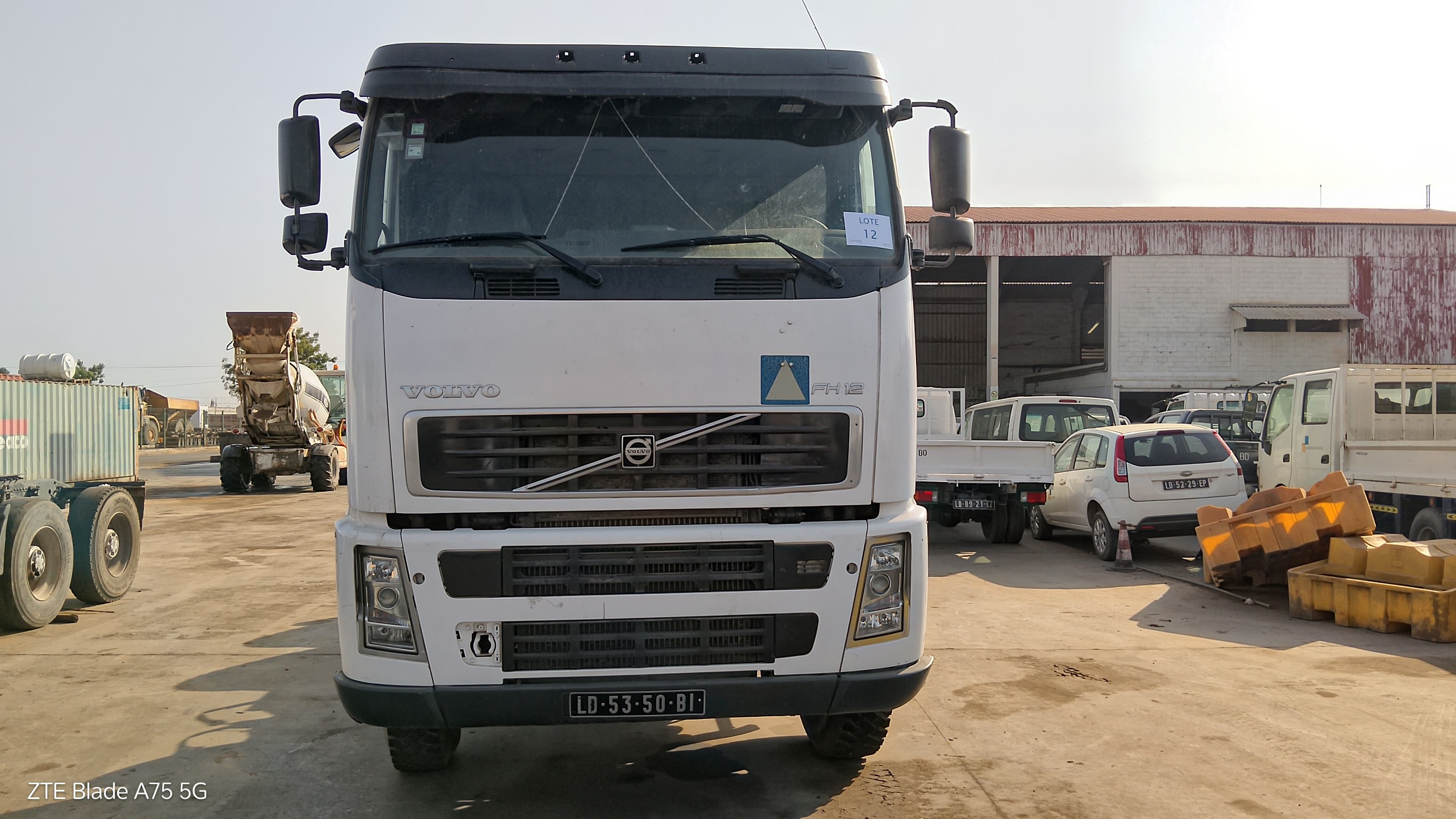 Camião Tractor 6X4 VOLVO  H 12 420 (6X4) — imagem 2