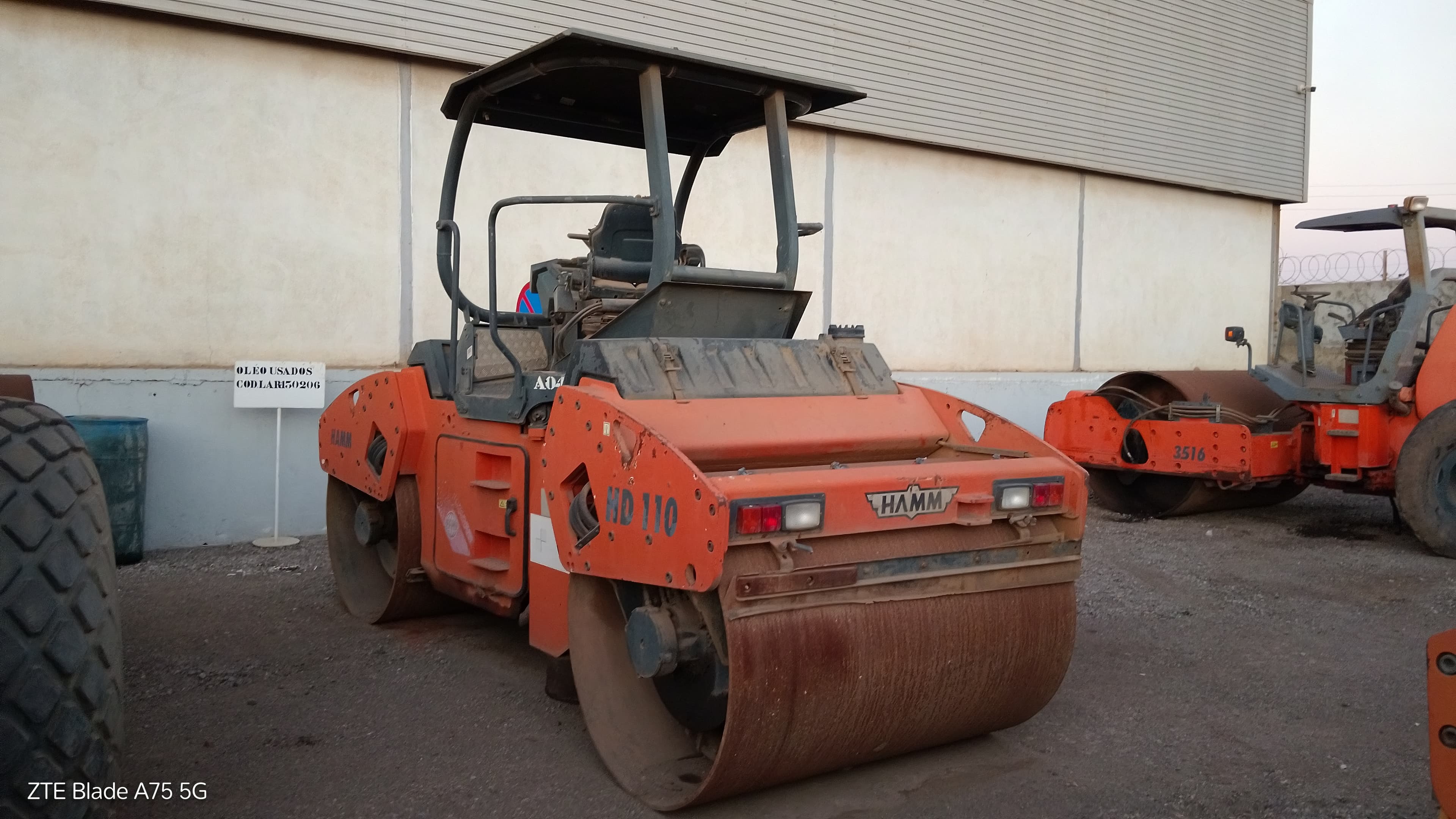Cil. Auto-Prop. Vibr. Asfalto 10 T  HAMM  HD 110 — imagem 5