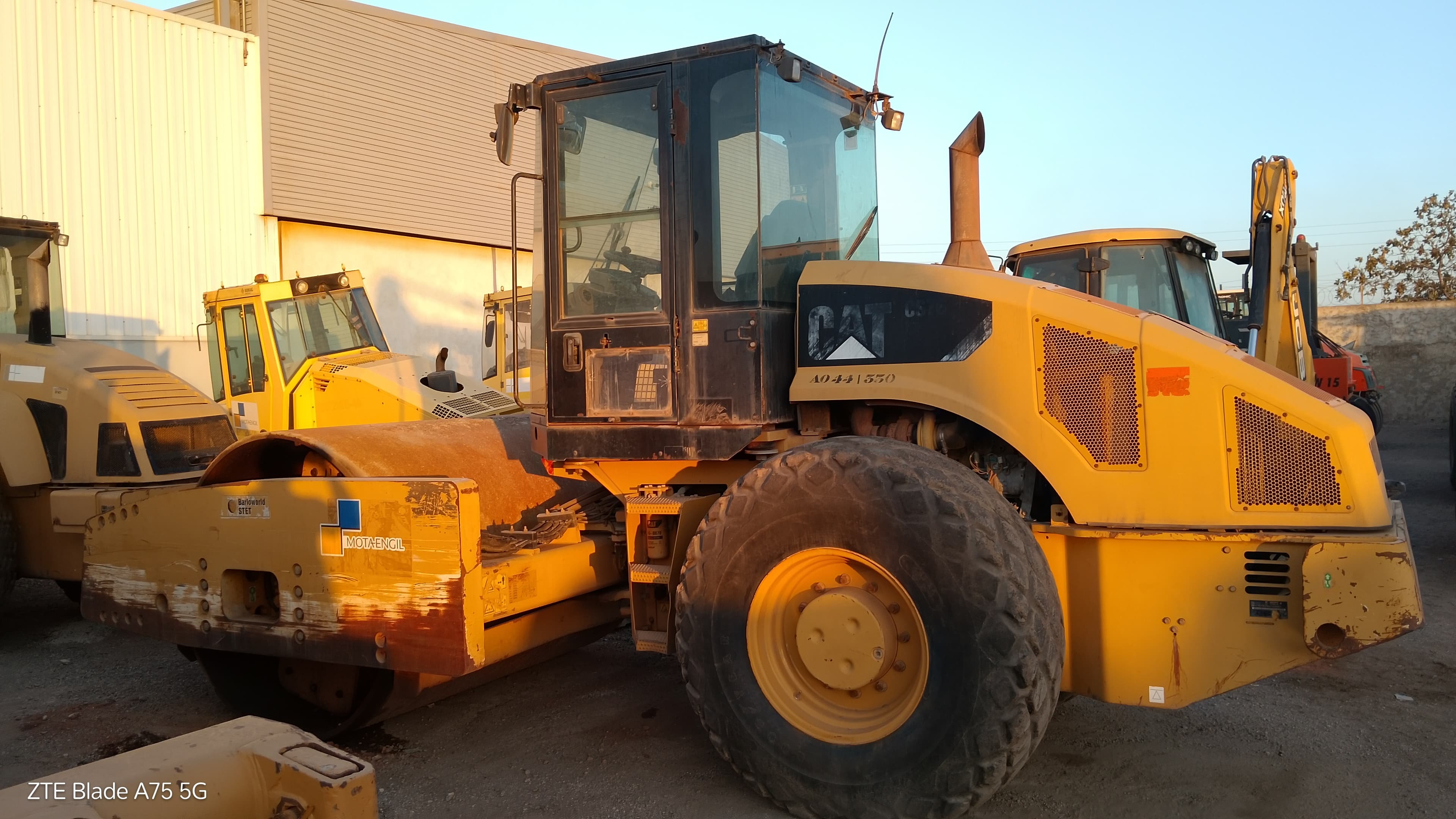 Cil. Auto-Prop. Vibrador Solos 19 T CATERPILLAR CS76 XT — imagem 7