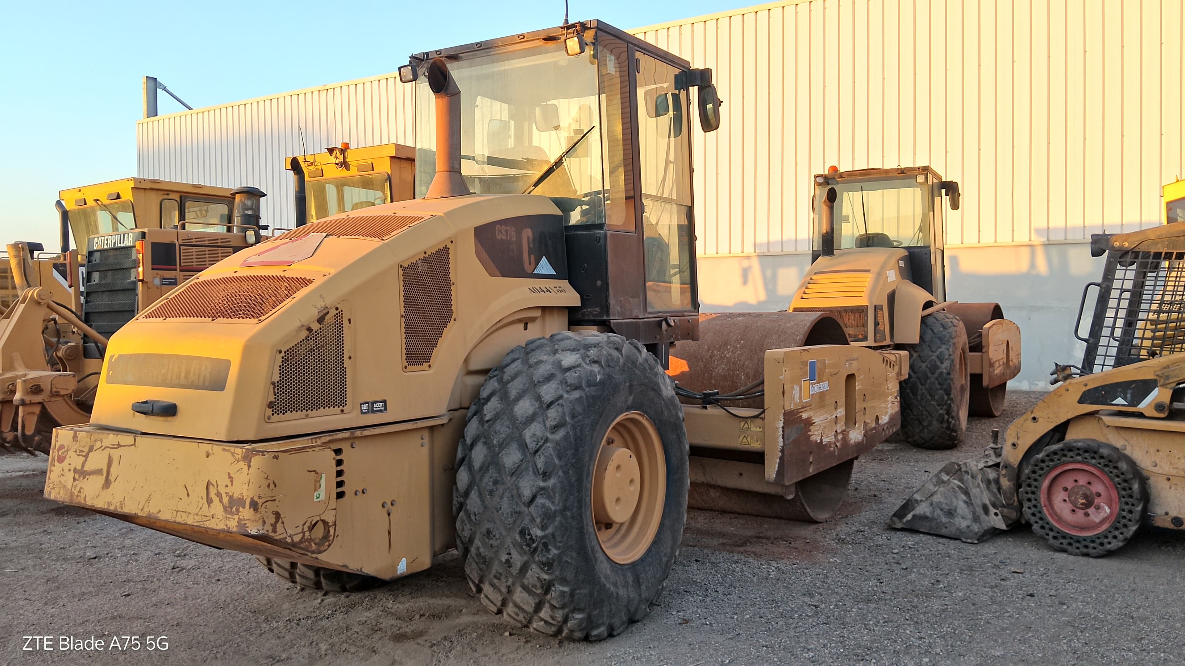 Cil. Auto-Prop. Vibrador Solos 19 T CATERPILLAR CS76 XT — imagem 5